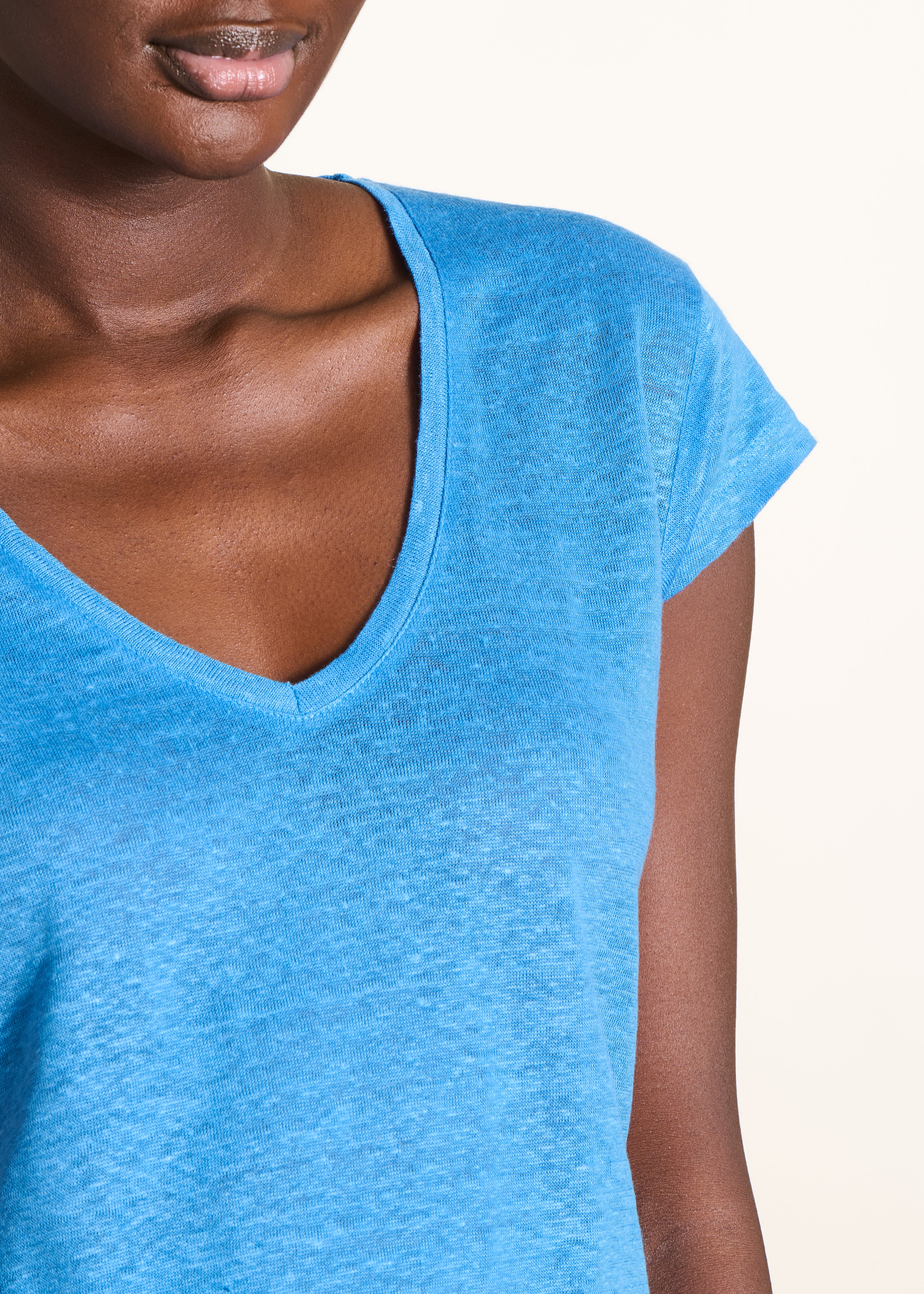 T-shirt bleu en lin manches courtes