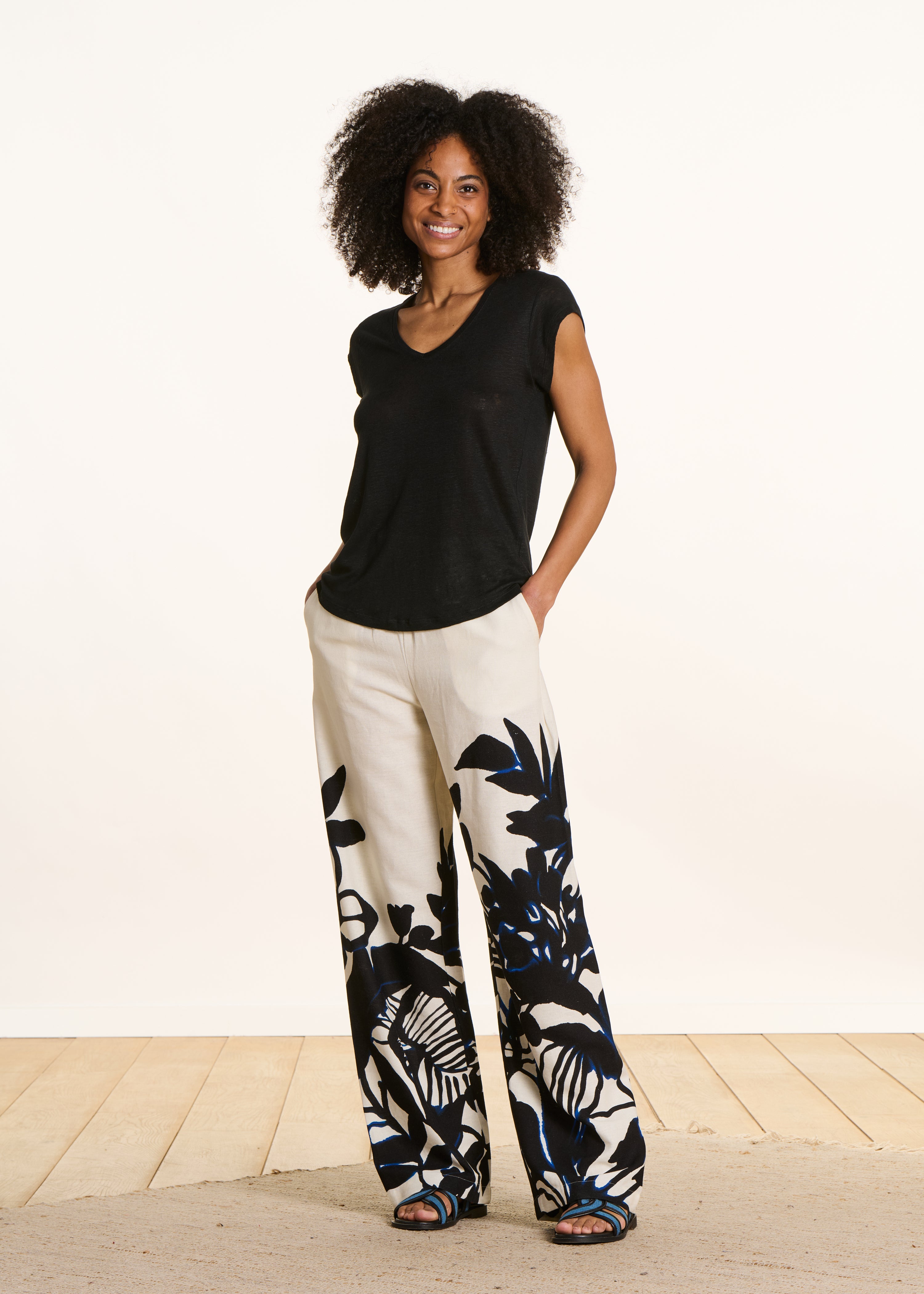 T-shirt noir en lin manches courtes