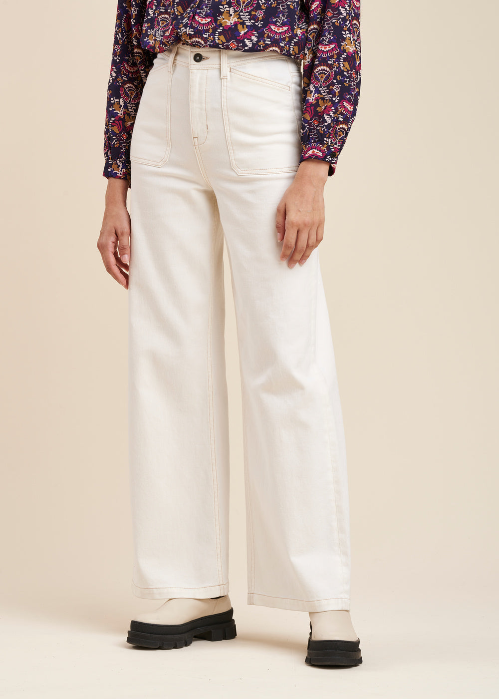 Jeans a gamba larga in cotone organico
