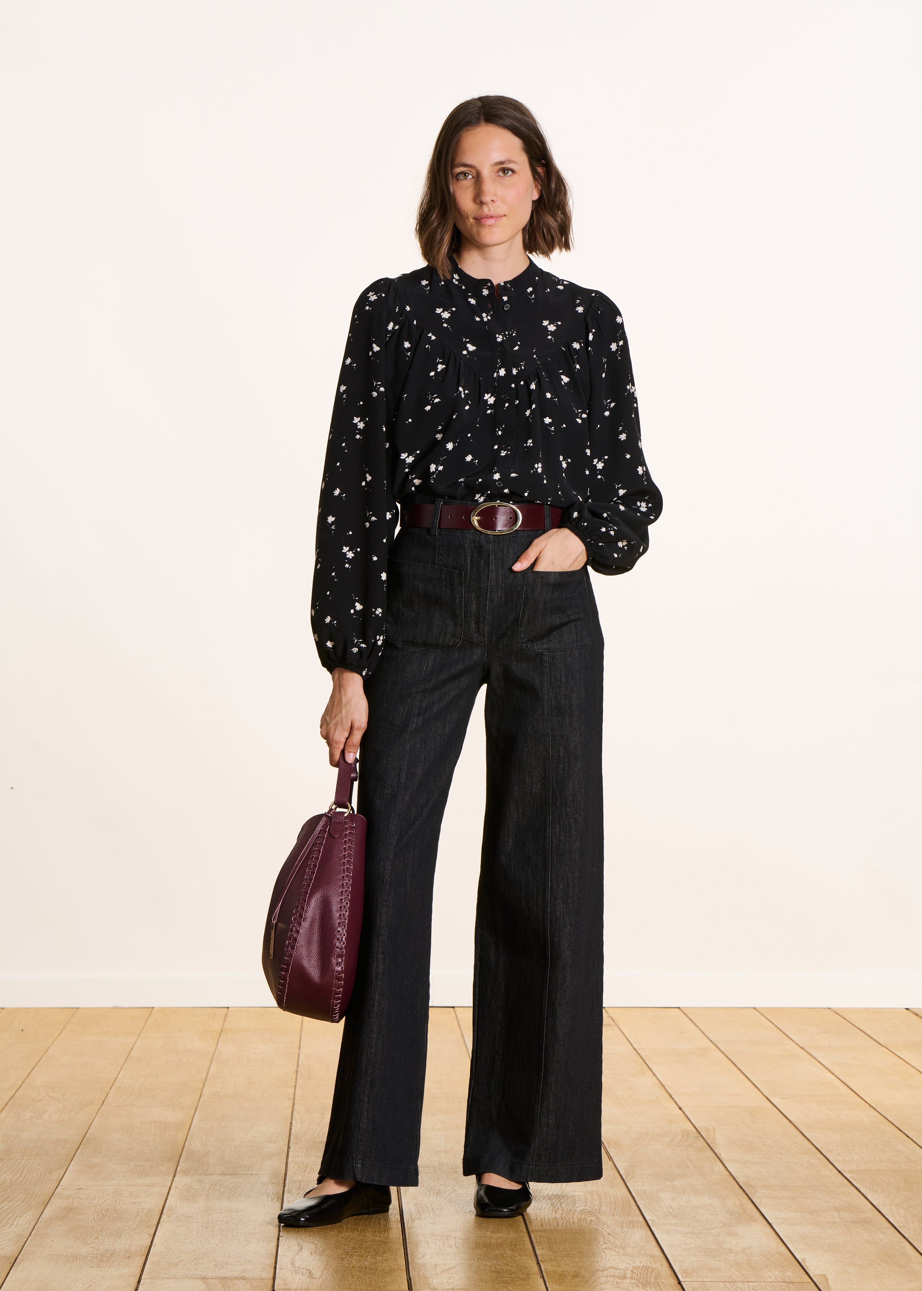 Jeans nero a vita alta