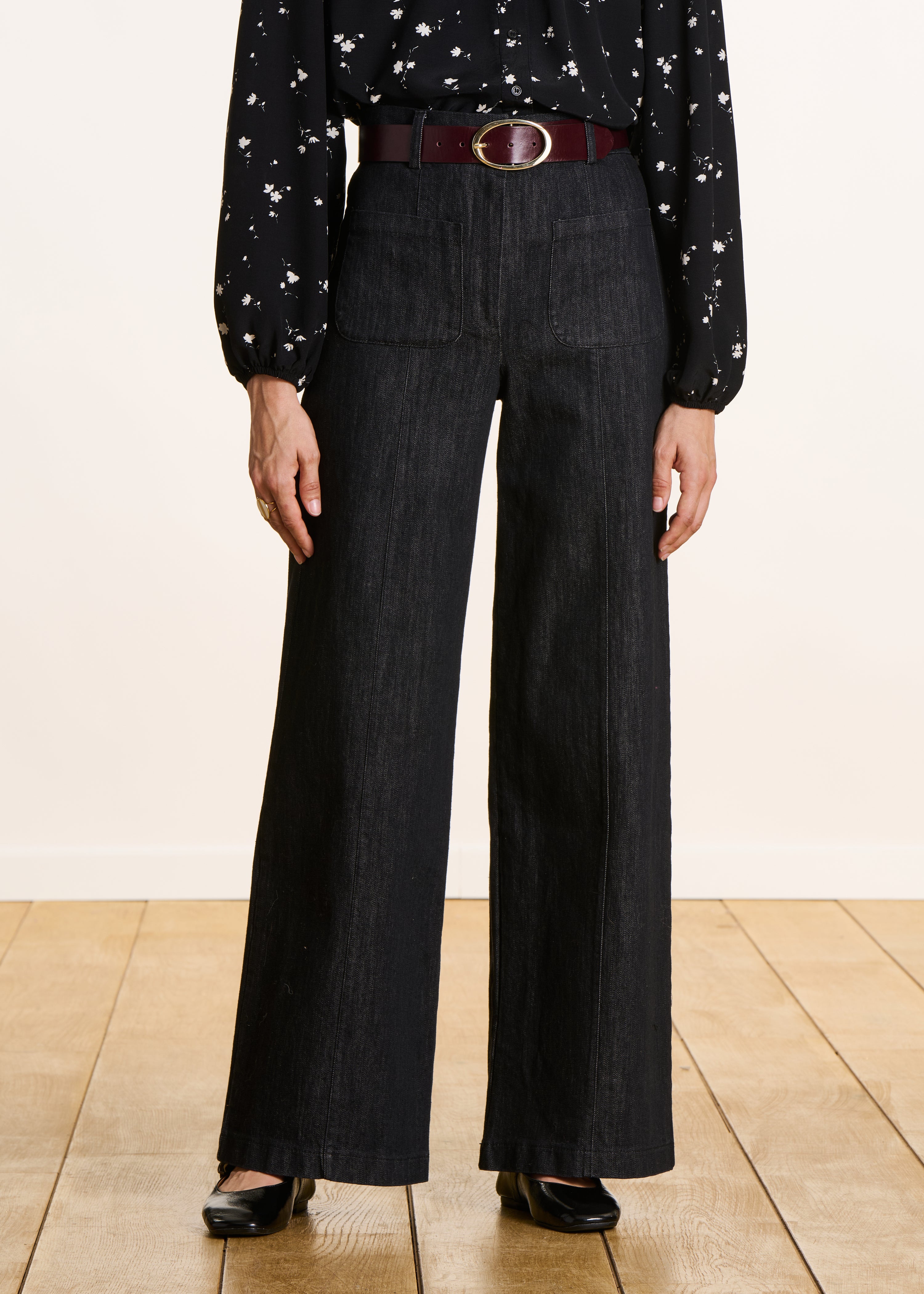 Jeans nero a vita alta