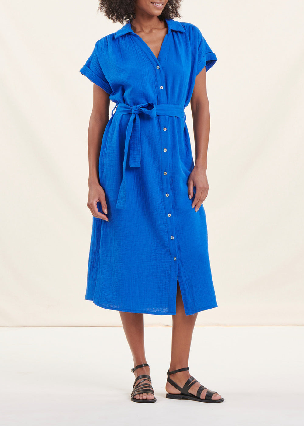 Robe chemise mi-longue bleu roi en gaze de coton