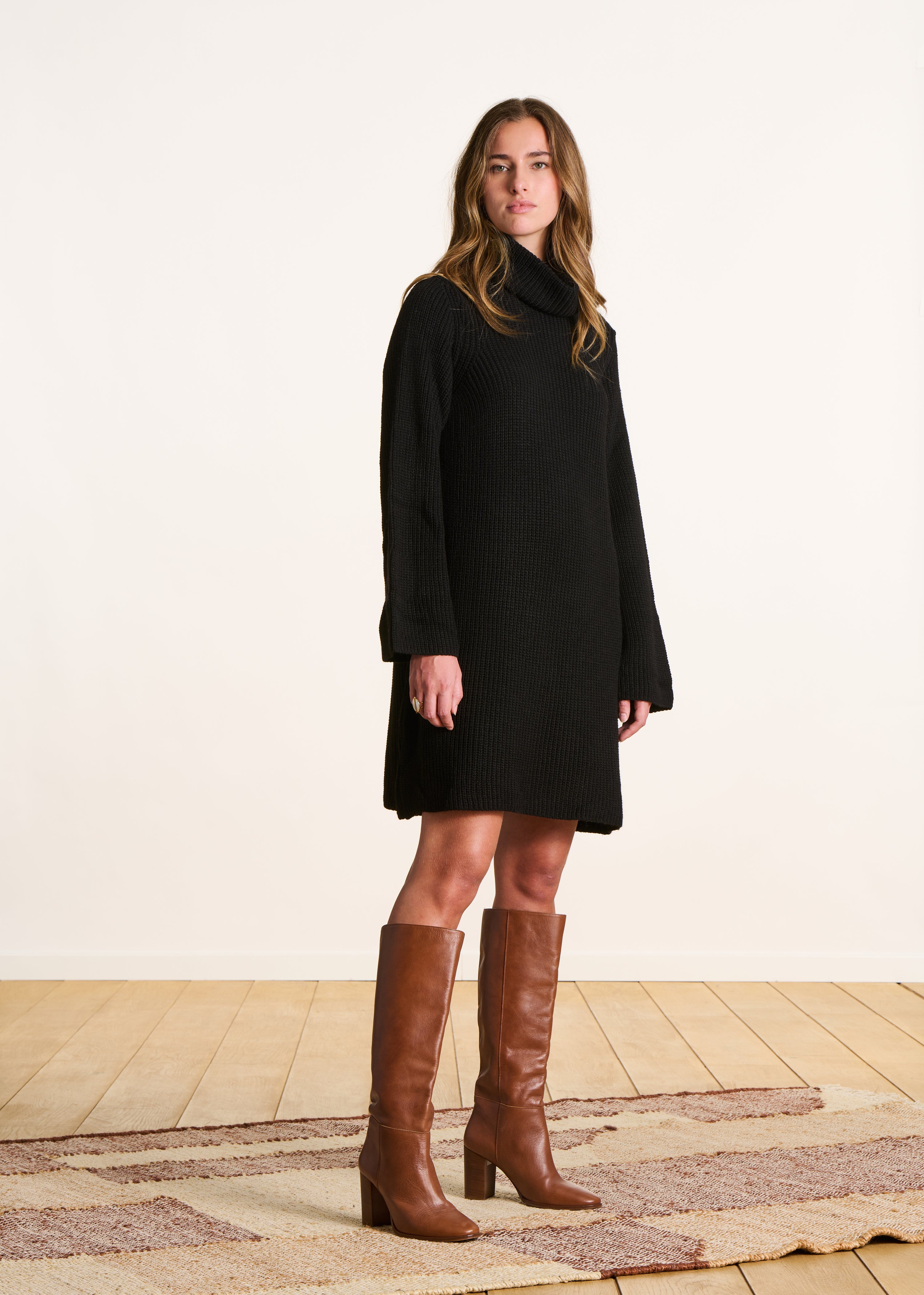 Stiefel mit Absätzen aus cognacfarbenem Leder