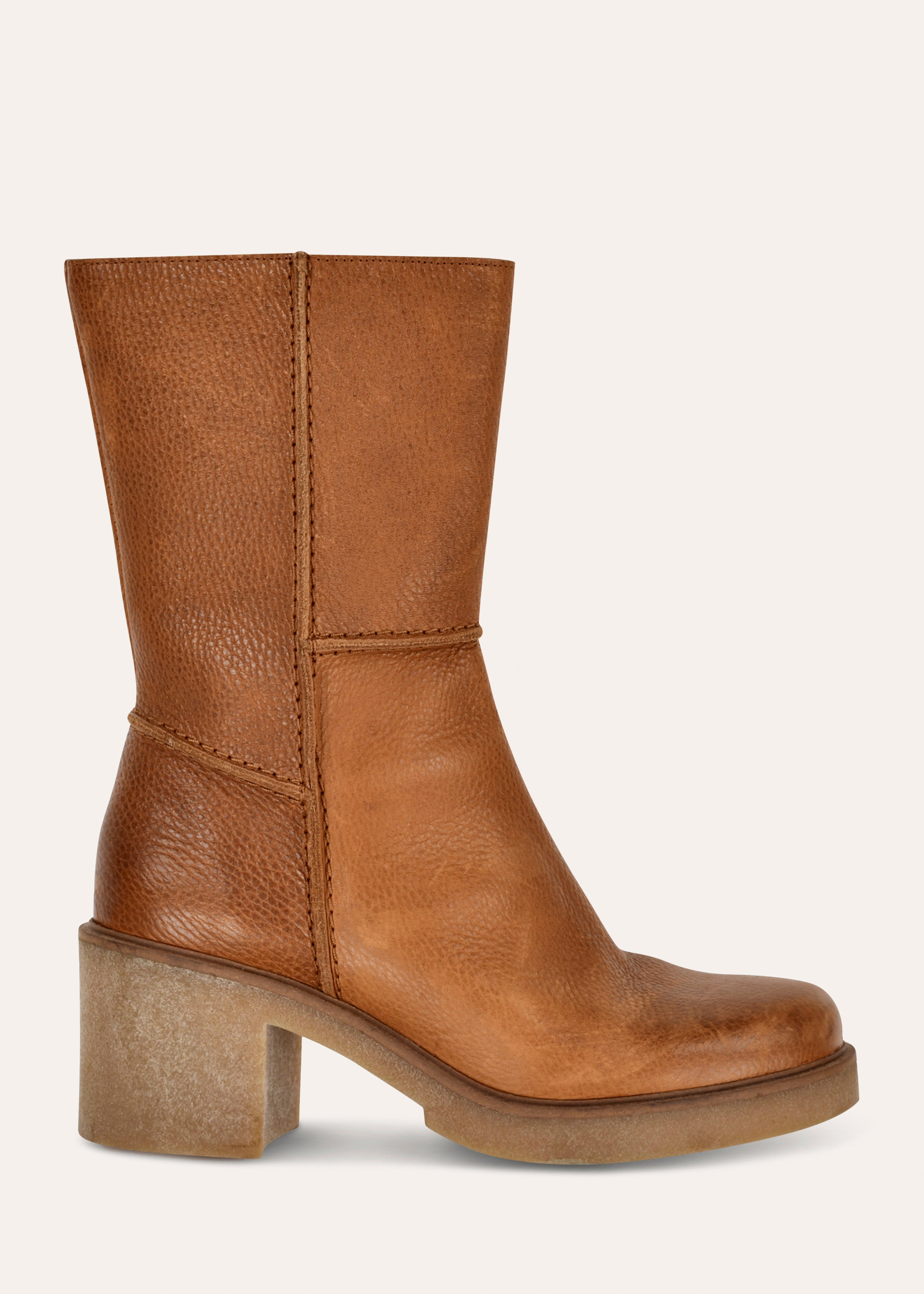 Bottines mi-mollet en cuir camel