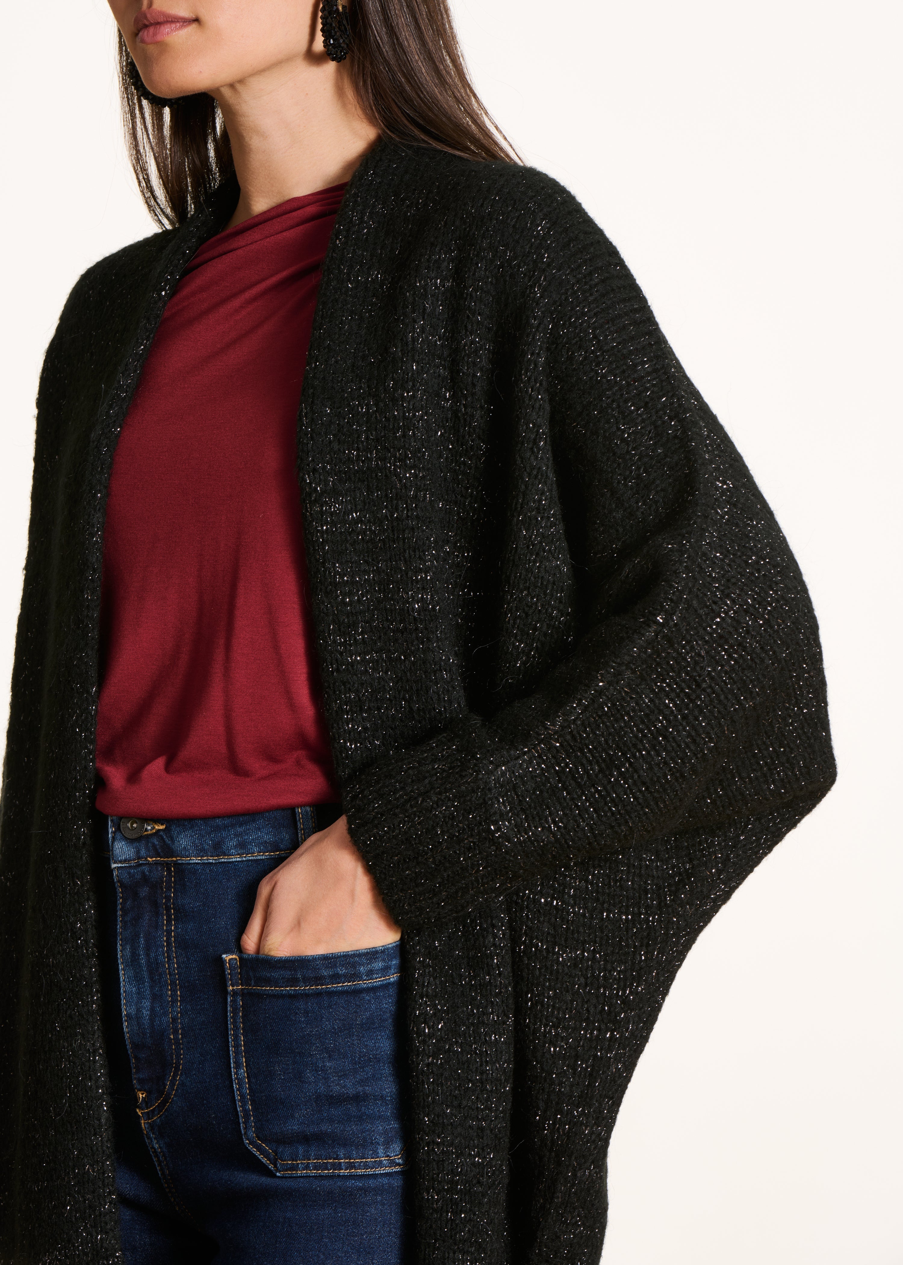 Gilet mi-long noir oversize en maille irisée