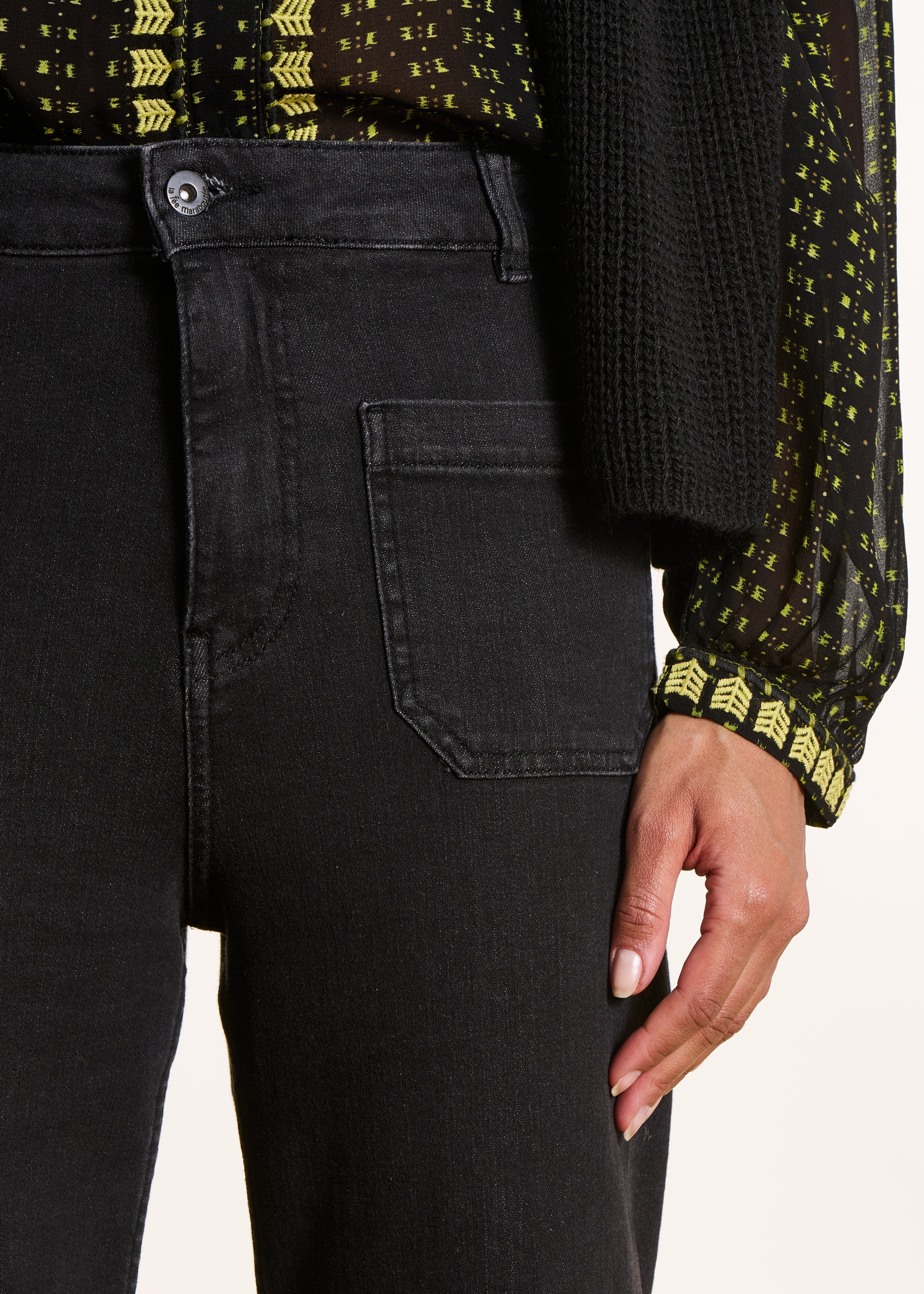 Jean flare noir taille haute en coton biologique