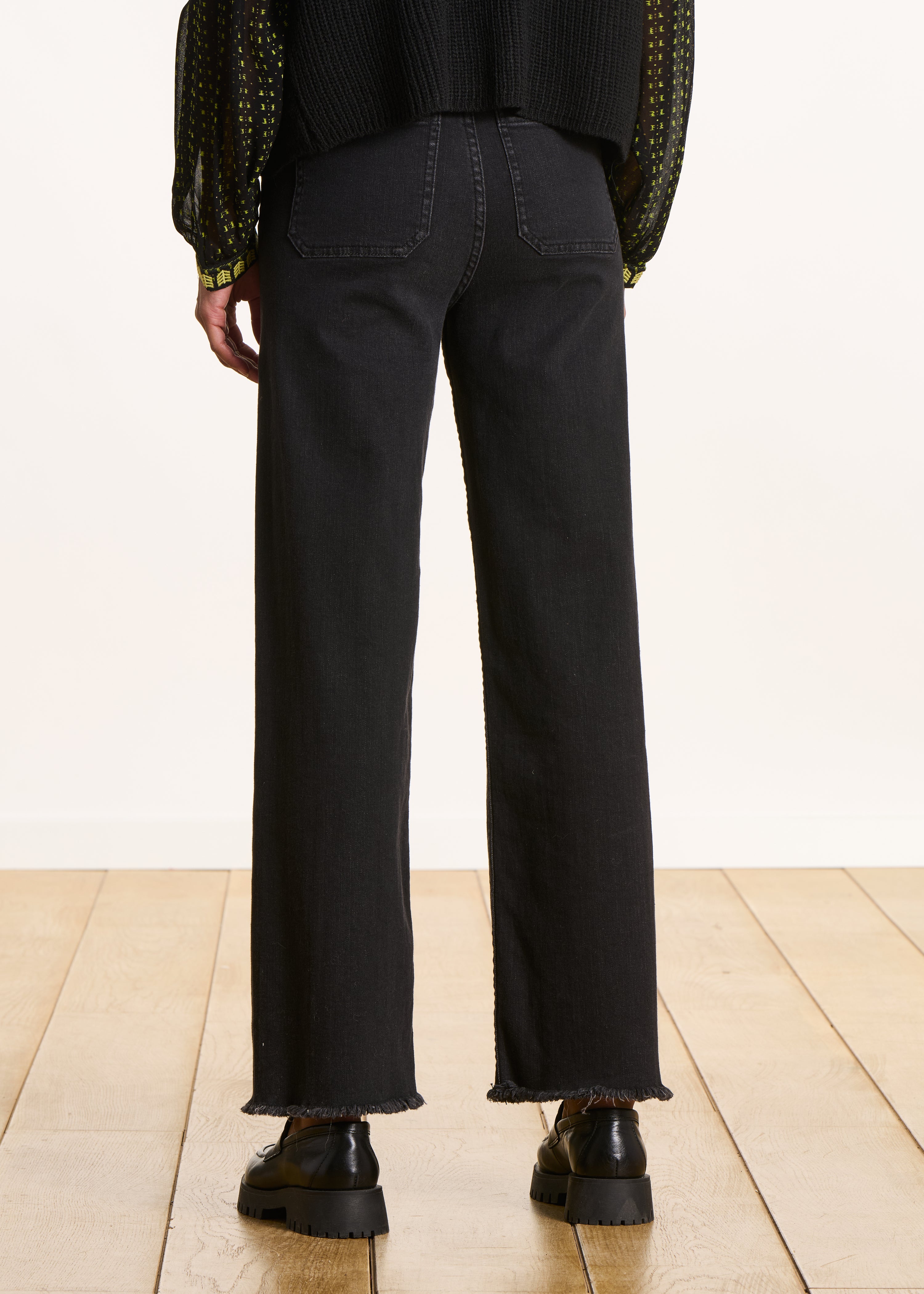 Jean flare noir taille haute en coton biologique