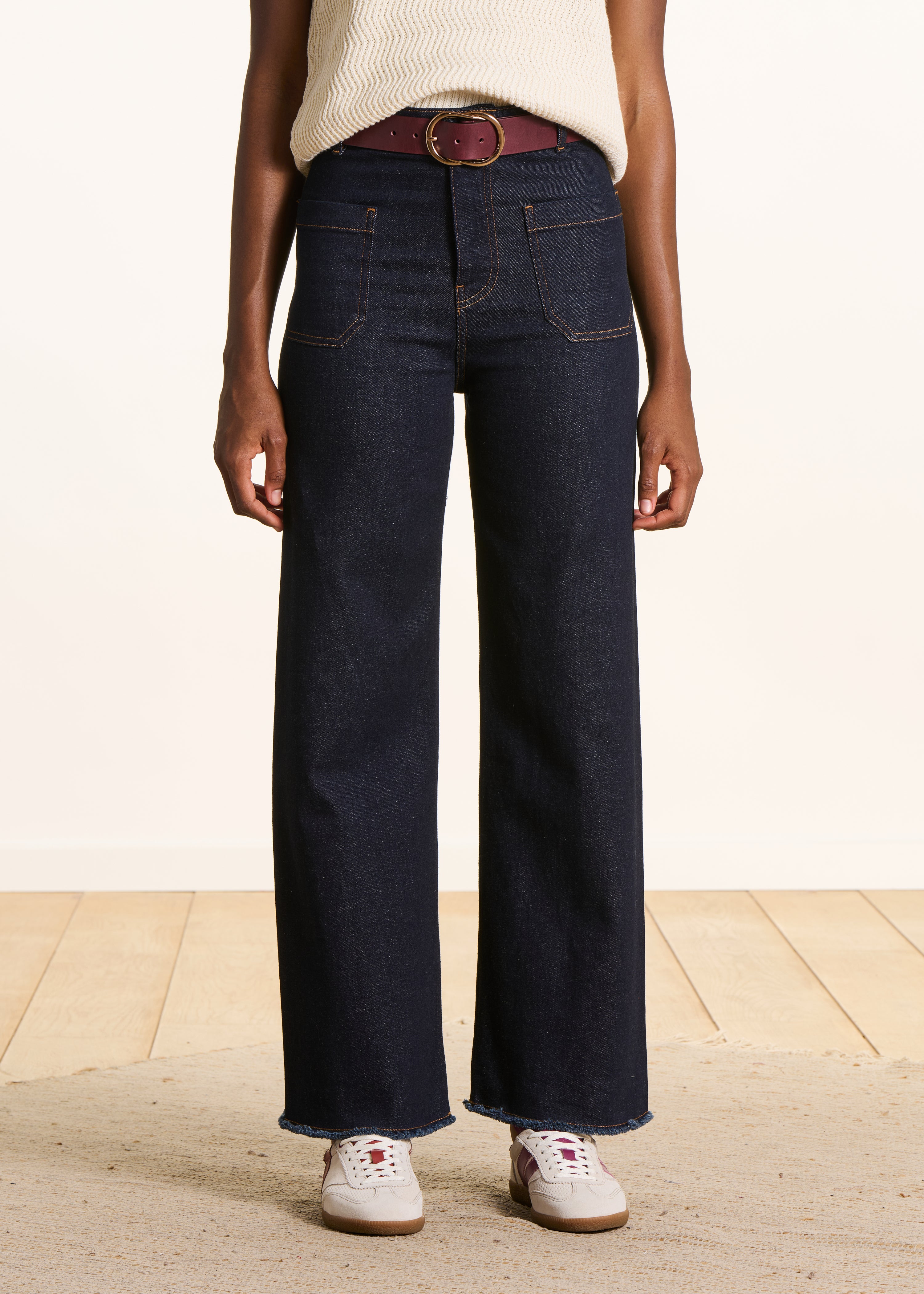 Donkere flare jeans met hoge taille in biologisch katoen
