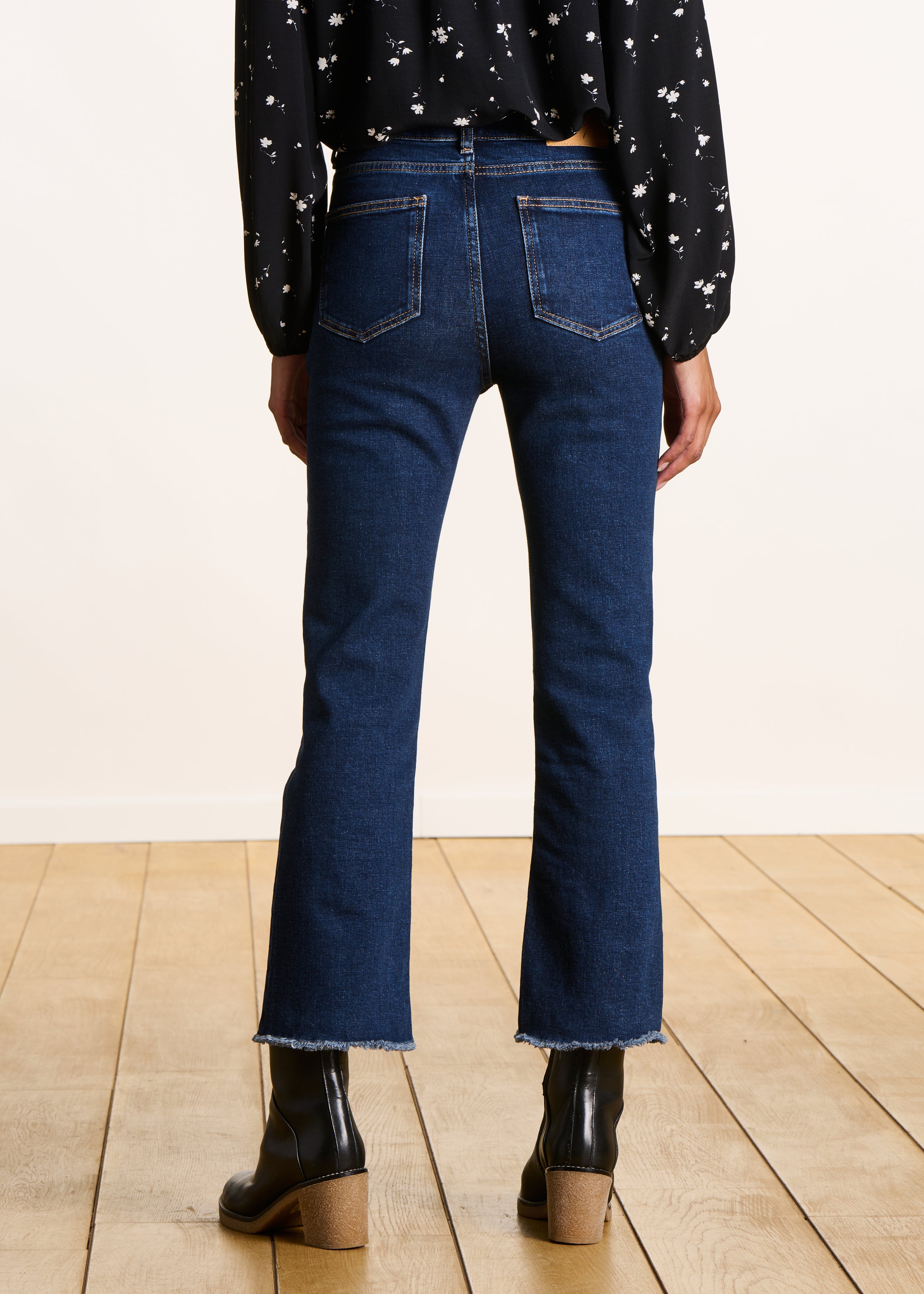 Jean brut cropped en coton biologique