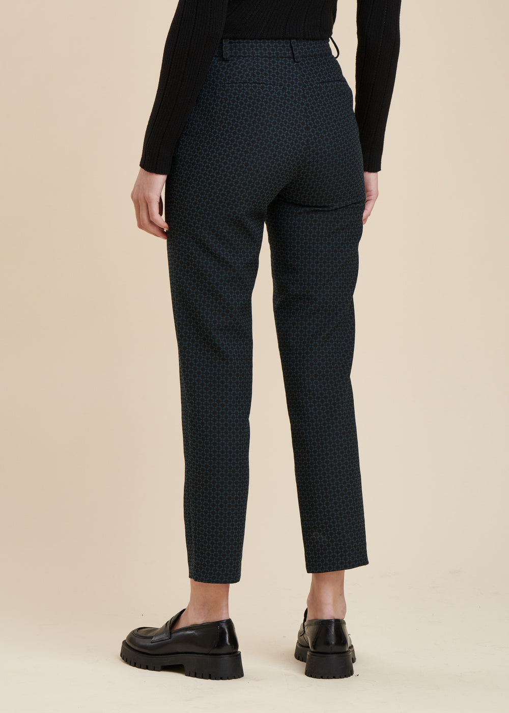 Pantalon cigarette tissu jacquard