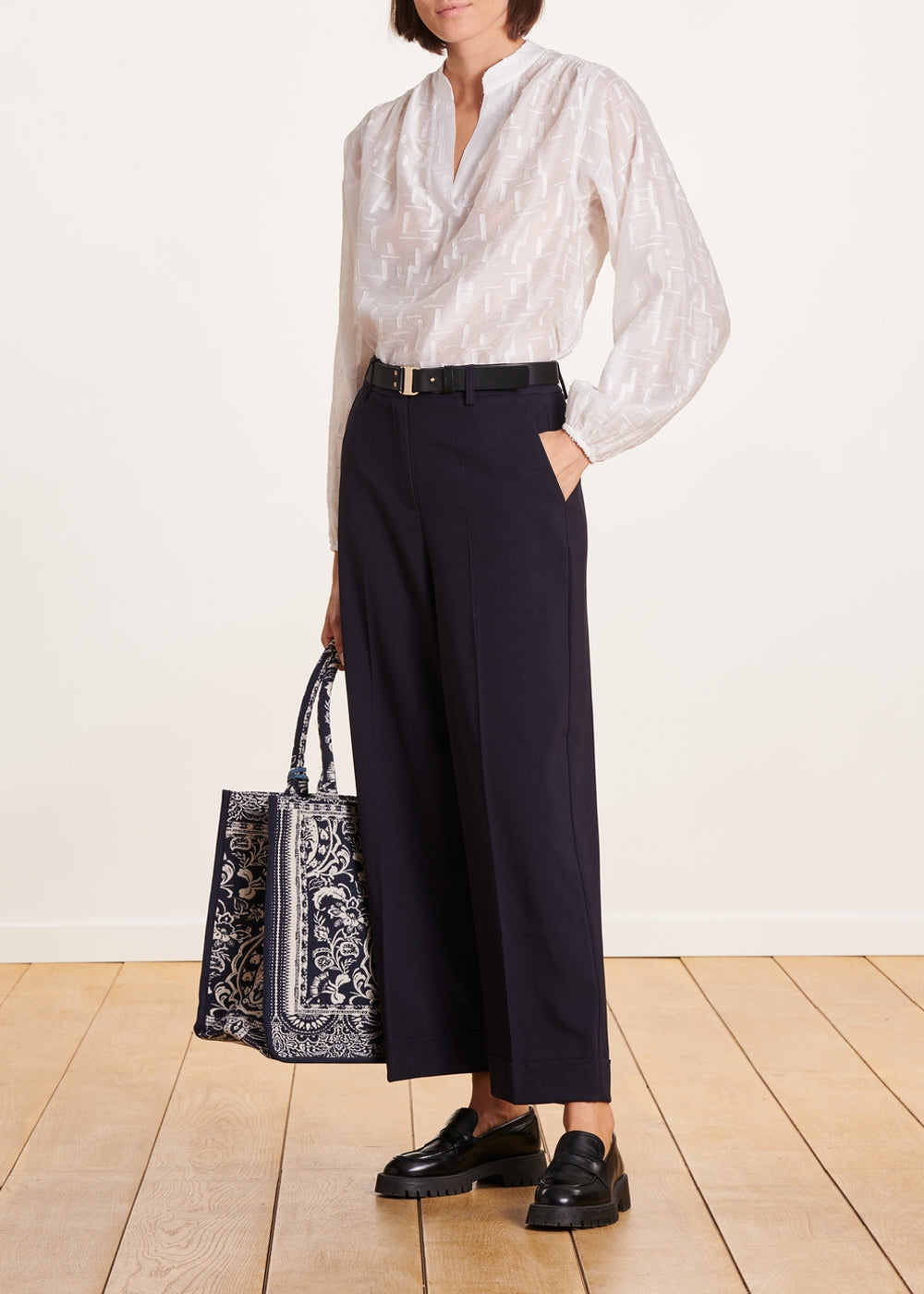 Pantalon bleu foncé 7/8ème droit et large