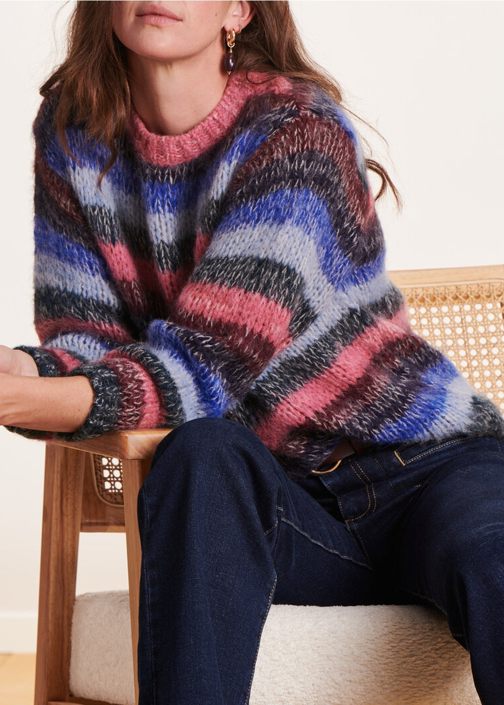 Lockerer Pullover in Blau und Rosa mit breiten Streifen