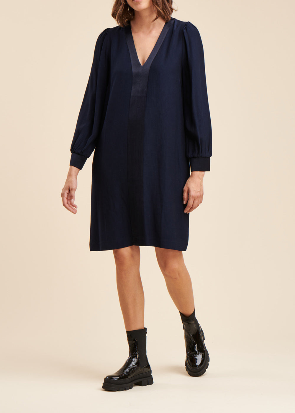 Robe courte manches bouffantes