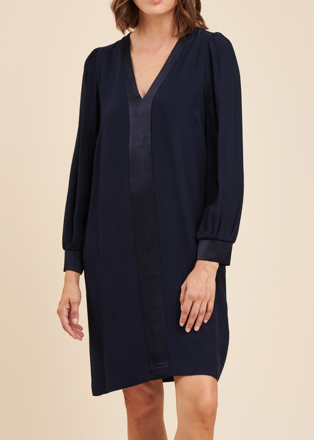 Robe courte manches bouffantes