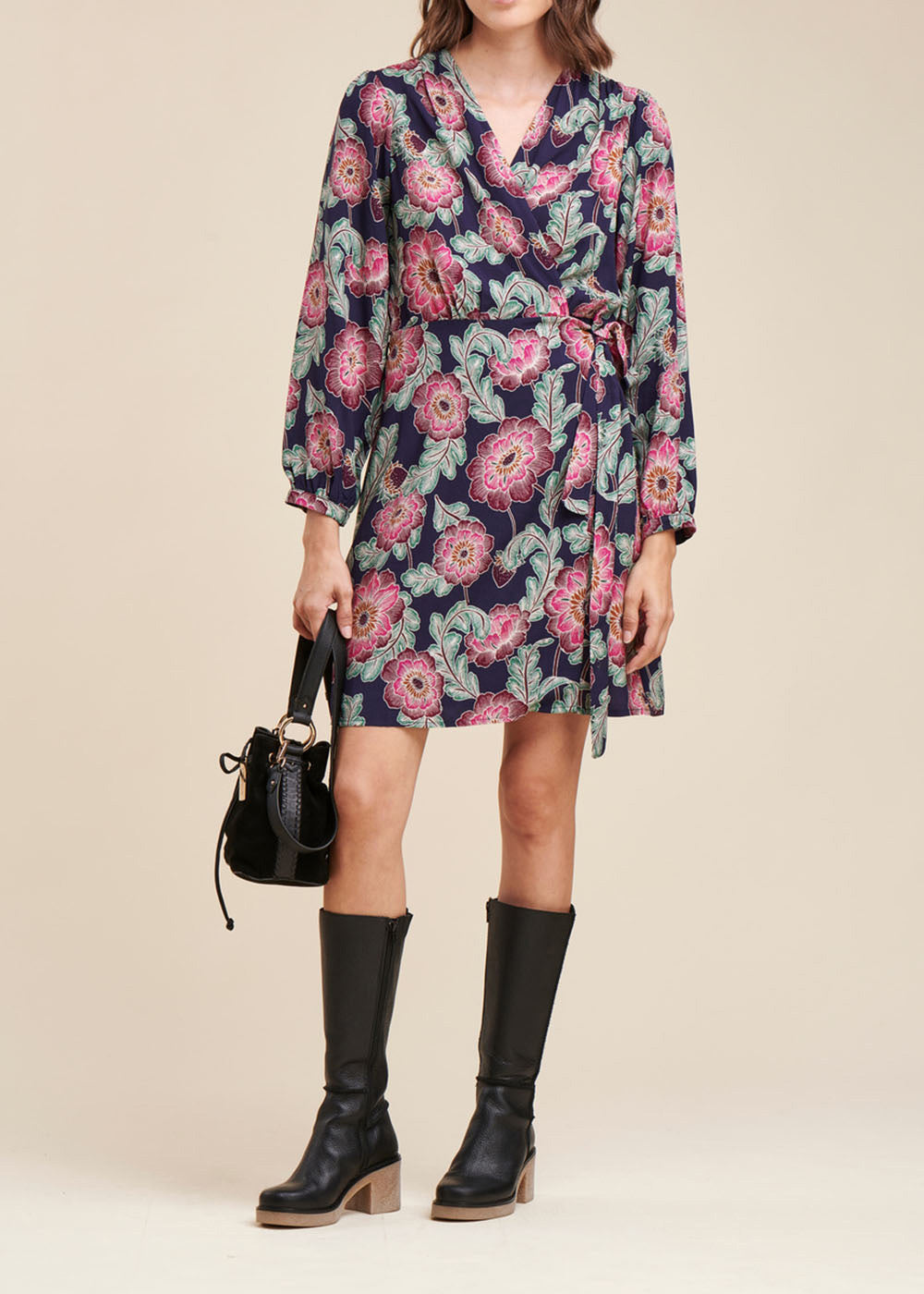 Robe portefeuille courte à imprimé fleuri