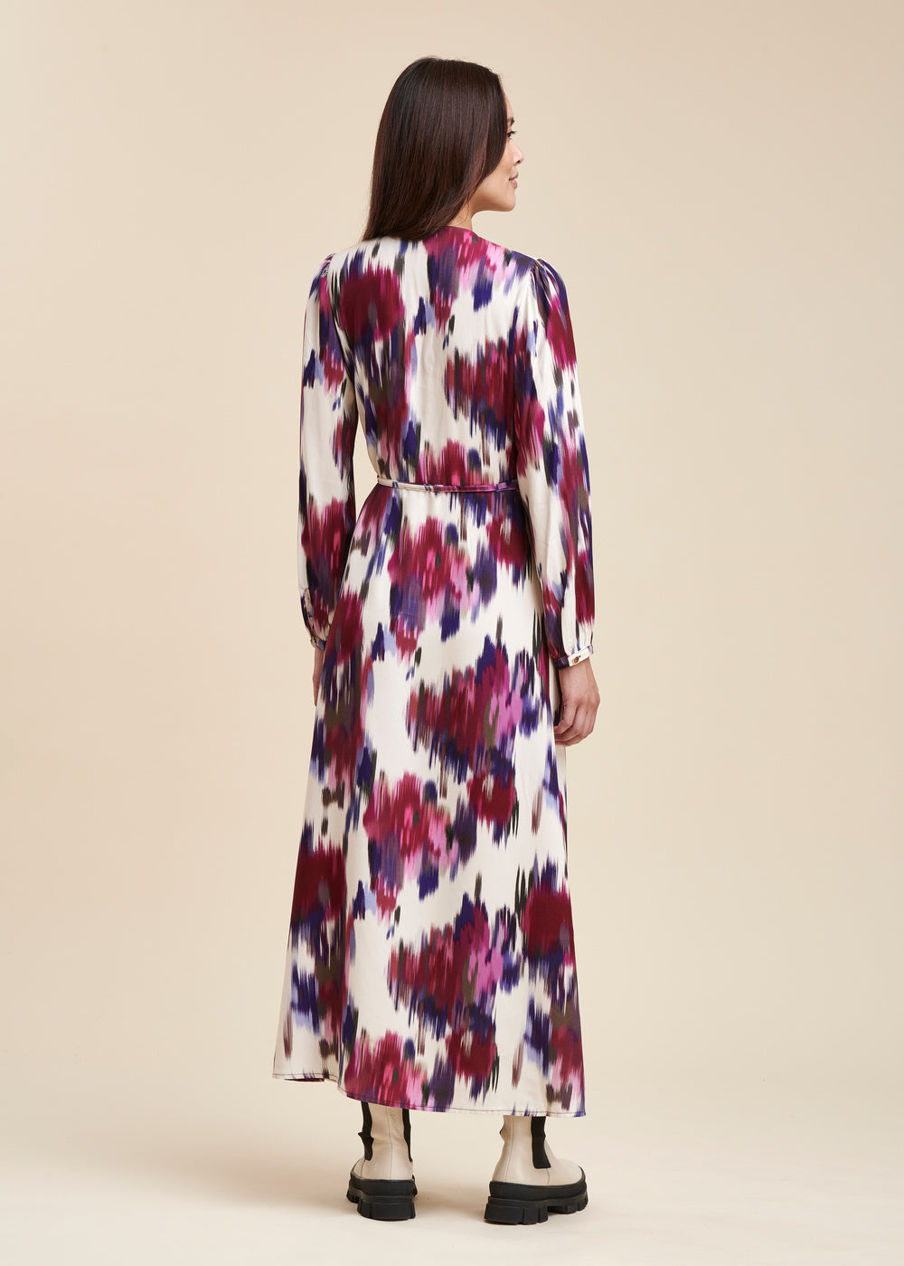 Bata cruzada larga con estampado floral en viscosa Ecovero