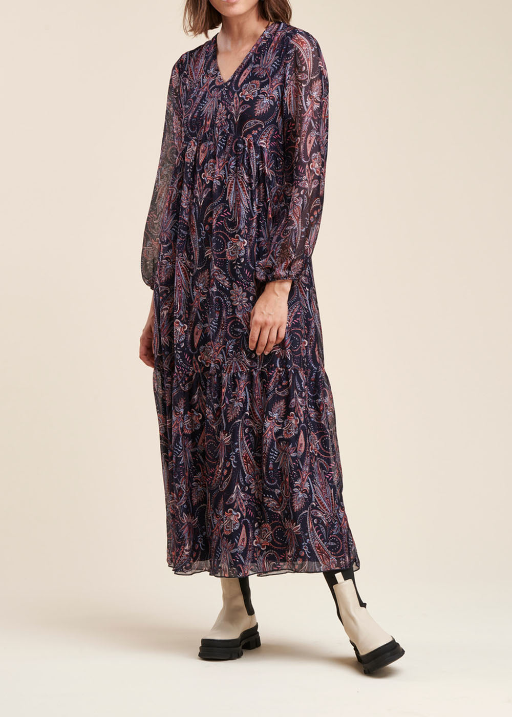 Langes, weites Kleid aus Viskose-Seiden-Voile mit Blumenmuster