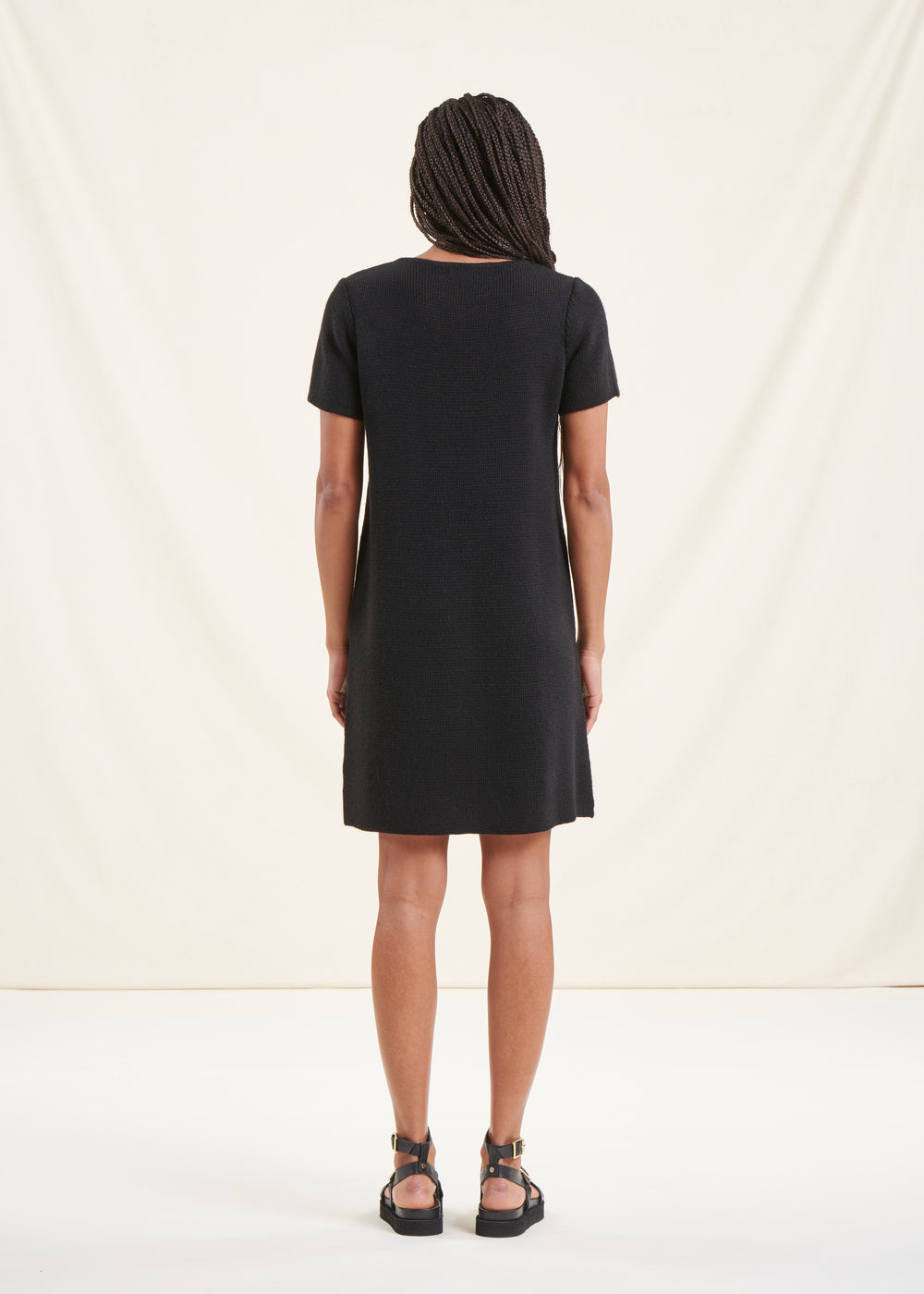 Abito corto in maglia nera