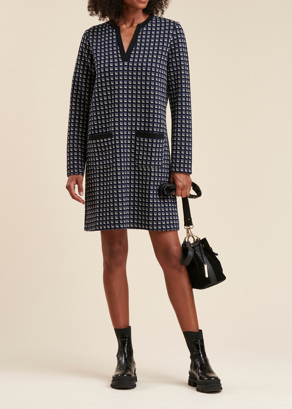 Jersey-Kleid mit geometrischem Muster