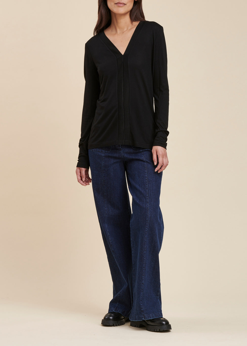 Loose black V-neck t-shirt