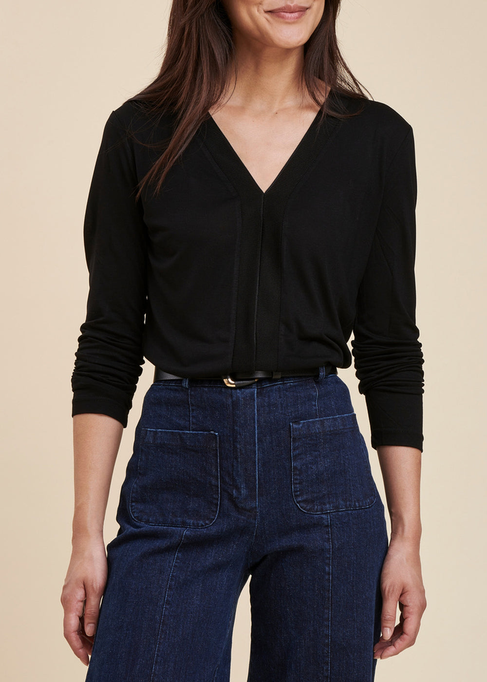 Loose black V-neck t-shirt