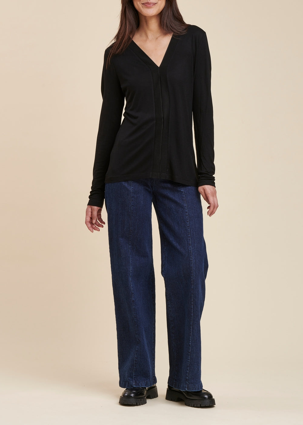 Loose black V-neck t-shirt