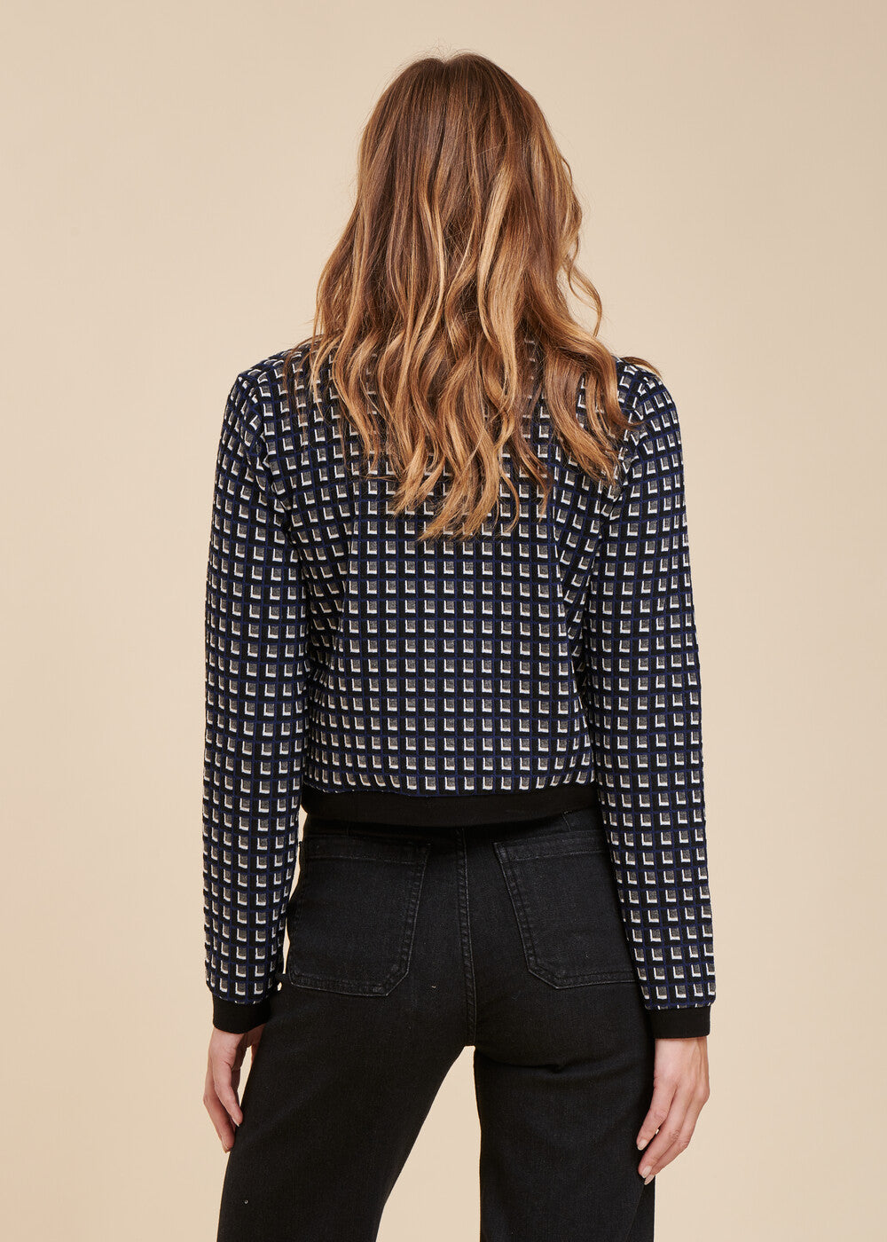 Jacke mit kleinem geometrischem Muster