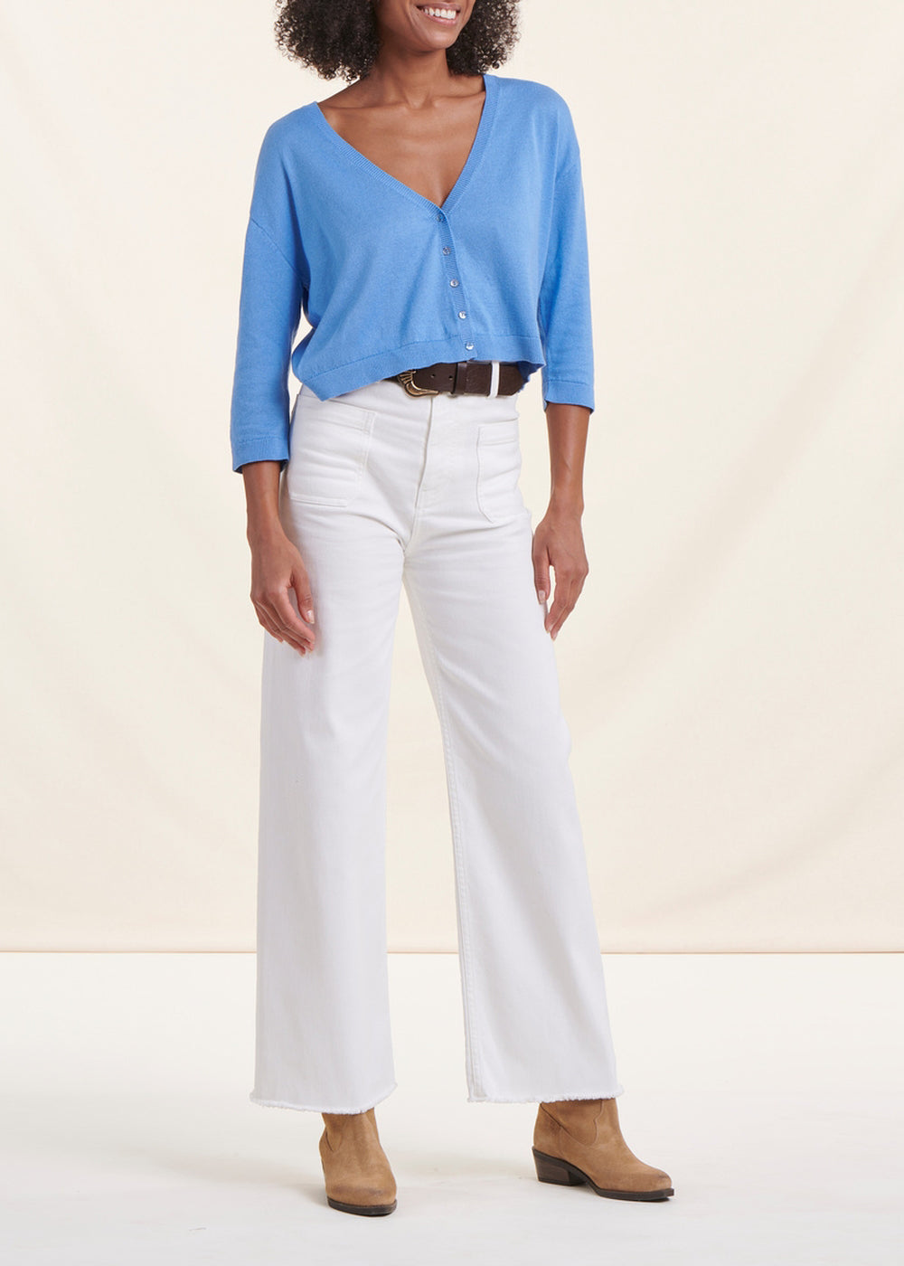 Gilet court bleu manches longues col V