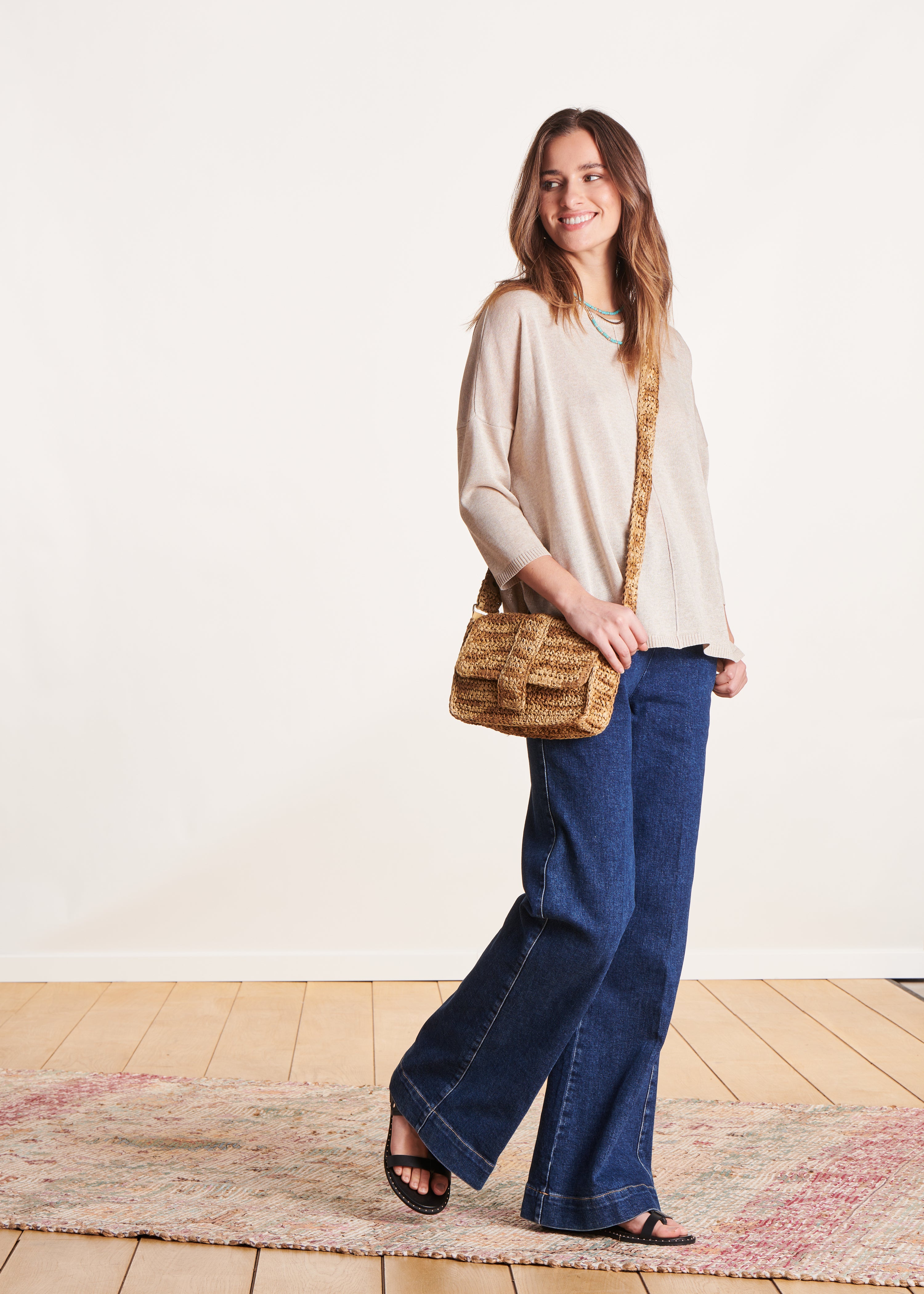 Goldener Pullover mit 3/4-Ärmeln in Oversize-Form