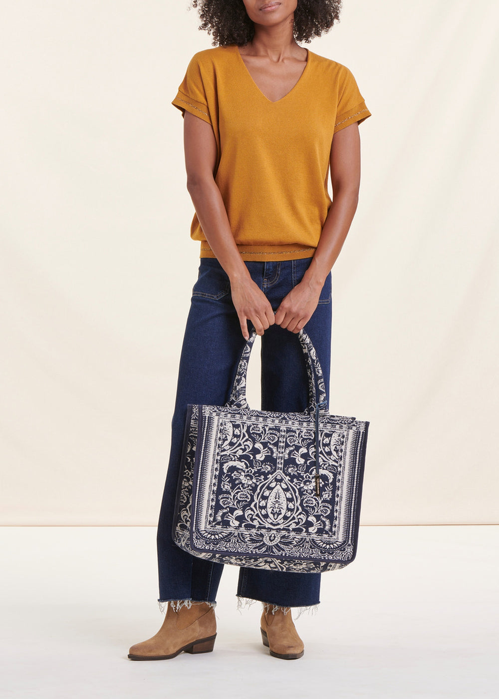 Mustard short-sleeved V-neck sweater