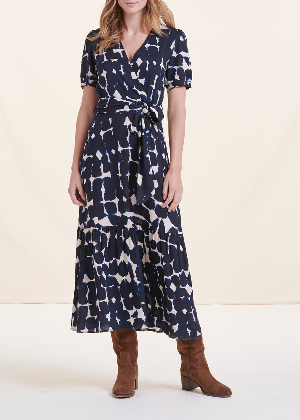 Langes, tailliertes Kleid im Bohemian-Stil, marineblau, mit kurzen Ärmeln