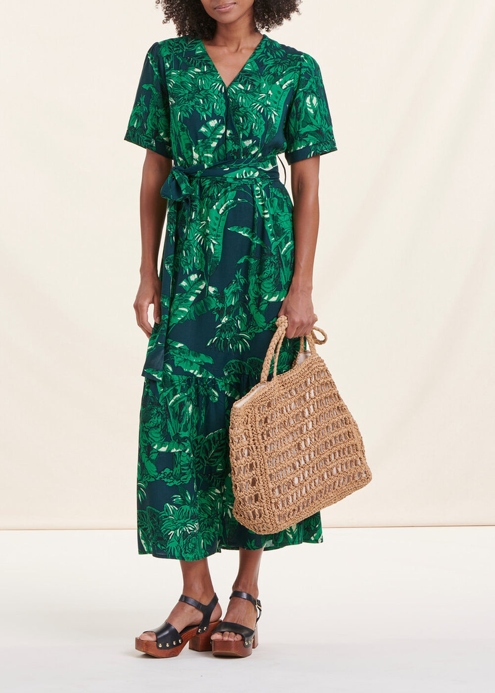 Vestido largo entallado bohemio verde mangas cortas estampado animal