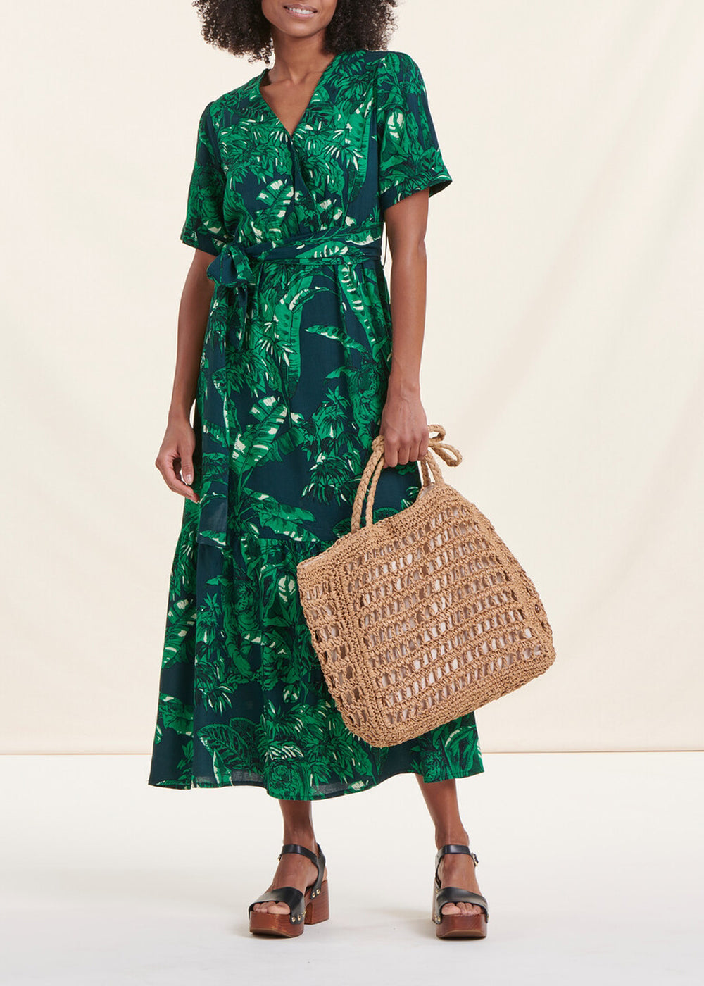 Vestido largo entallado bohemio verde mangas cortas estampado animal