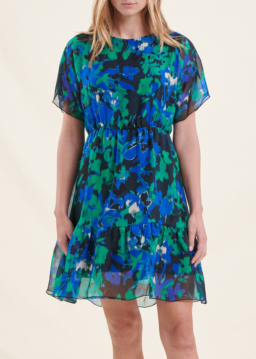 Kurzes Kleid aus bedrucktem Voile