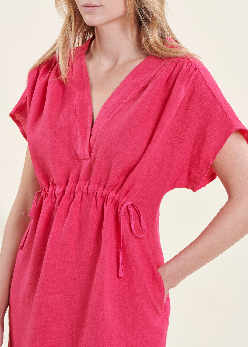 Abito corto rosa fucsia in lino