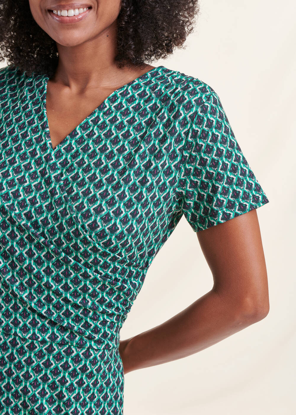Vestido maxi verde com drapeado estampado