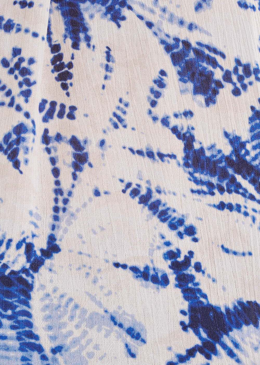Top aderente bianco e blu con scollatura tunisina stampata