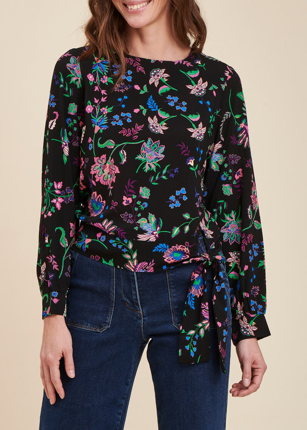 schwarz Top mit langen Ärmeln und Blumenmuster mit rundem Halsausschnitt