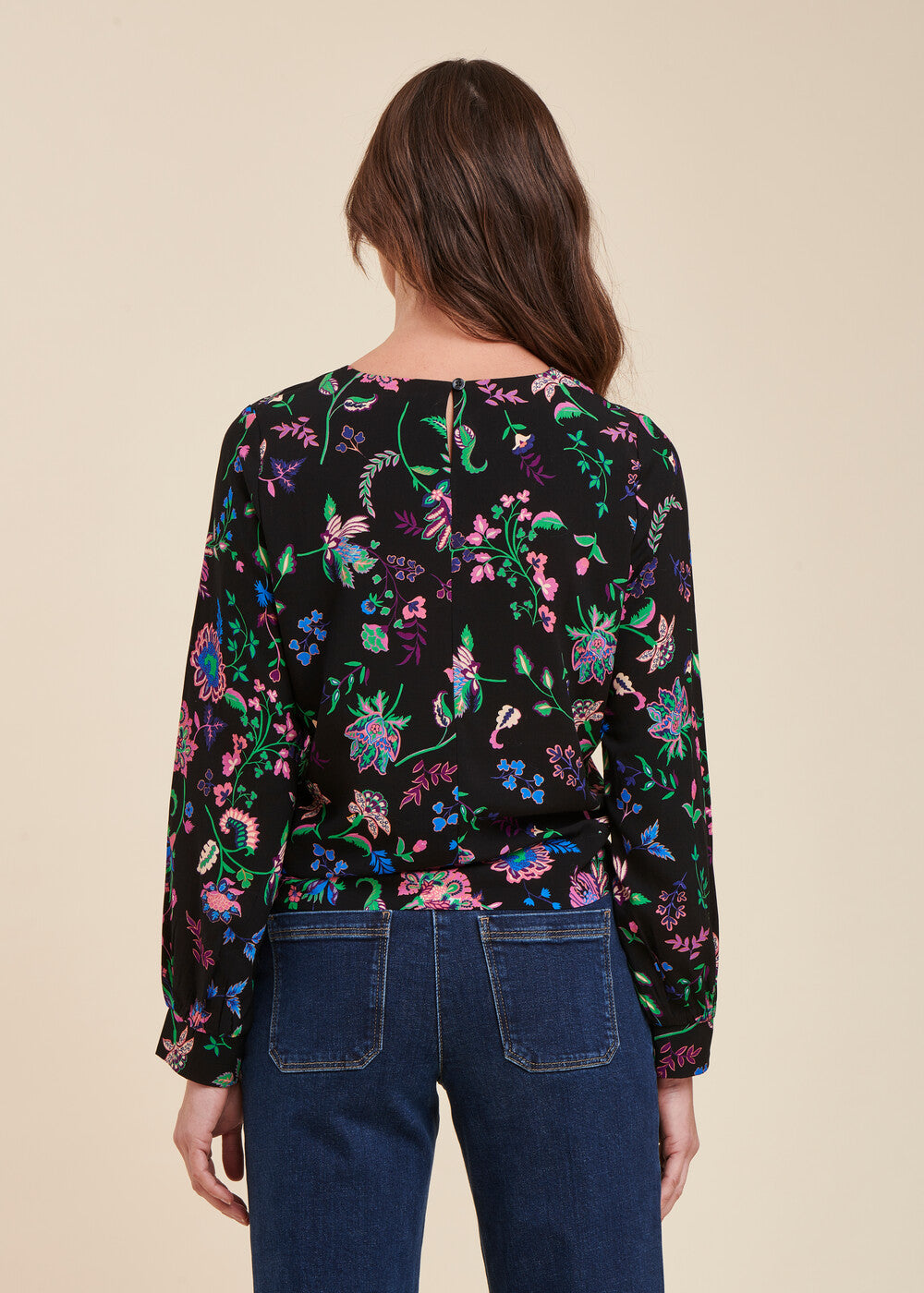 schwarz Top mit langen Ärmeln und Blumenmuster mit rundem Halsausschnitt