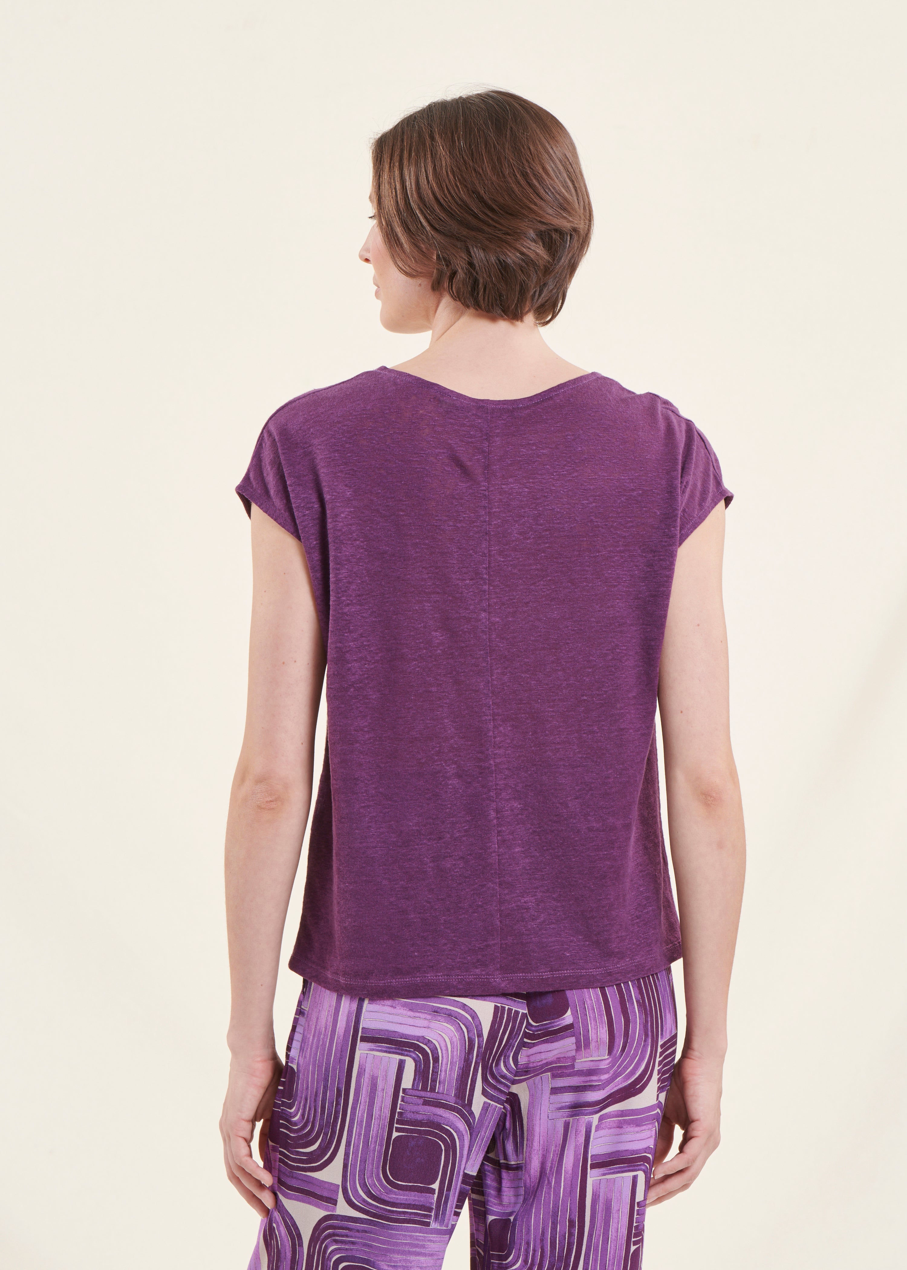 Camiseta ciruela de lino manga corta