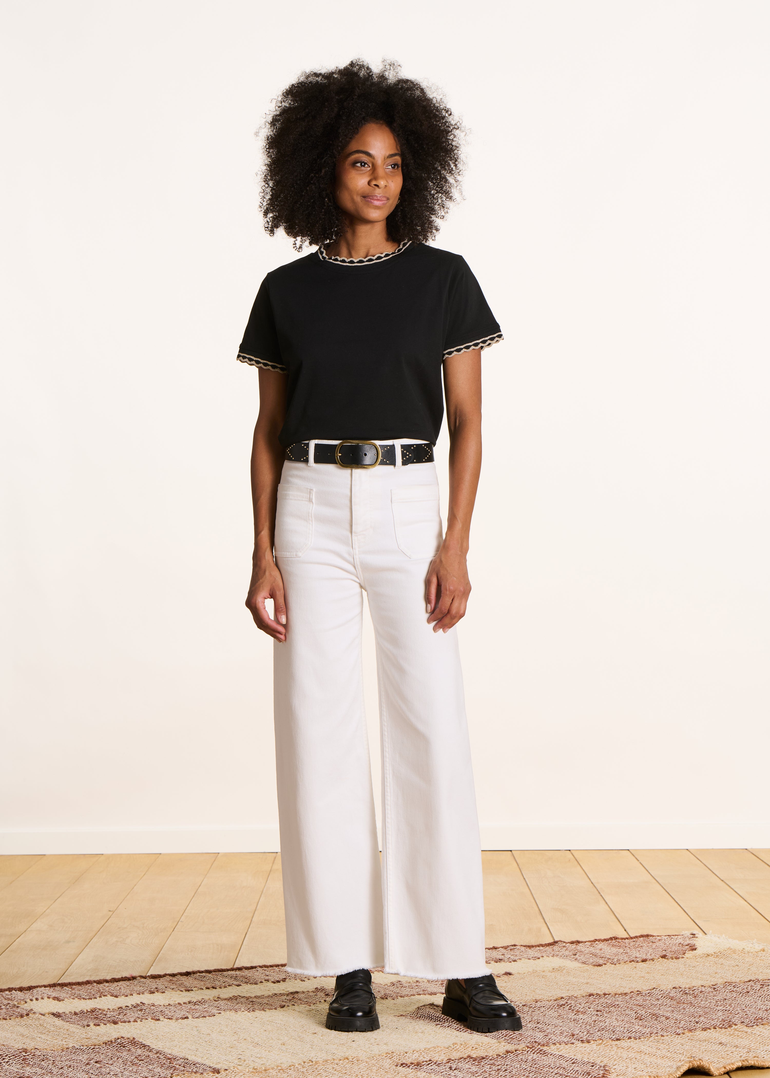 Black organic cotton short sleeve T-shirt