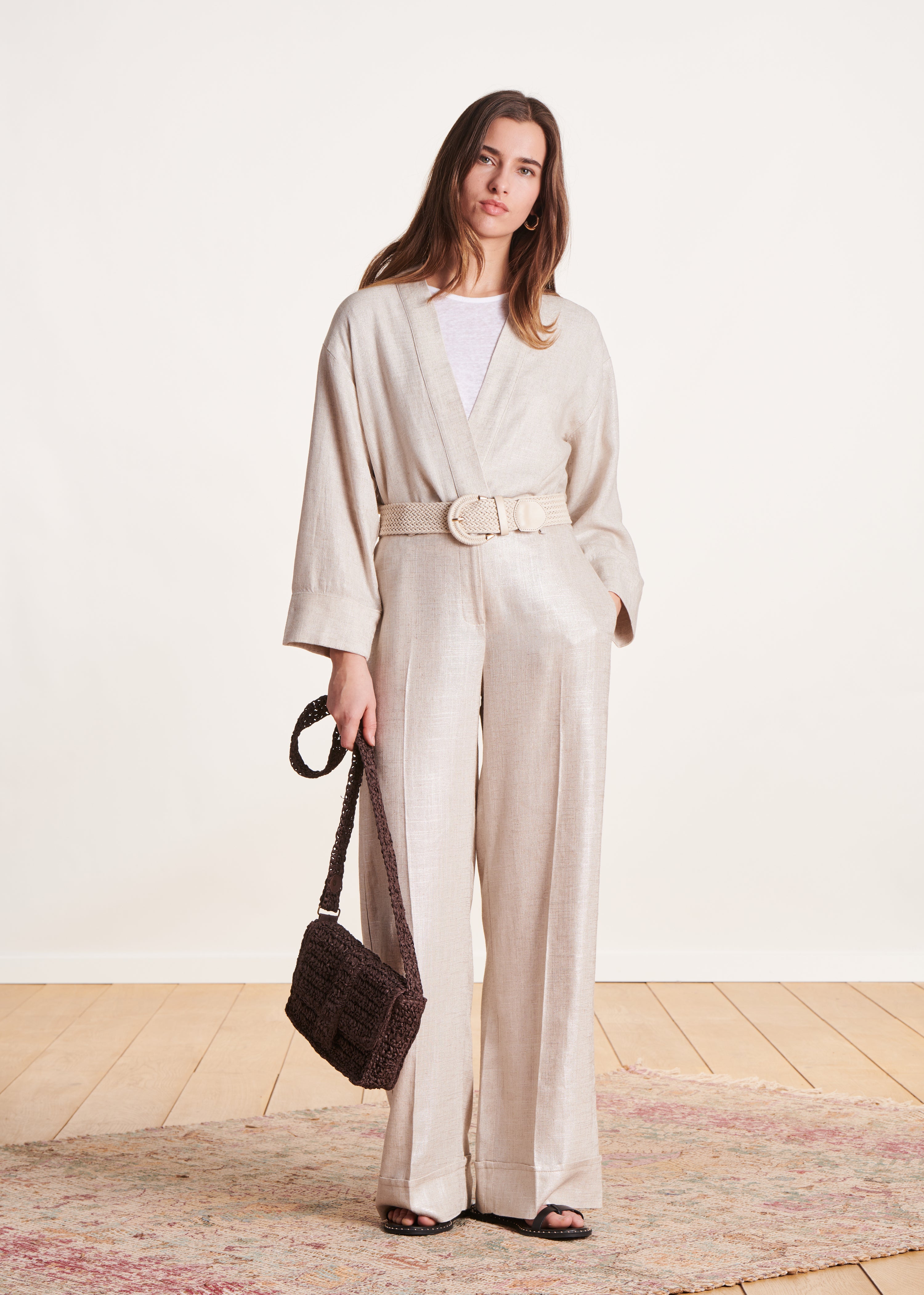 Short beige kimono jacket in iridescent linen
