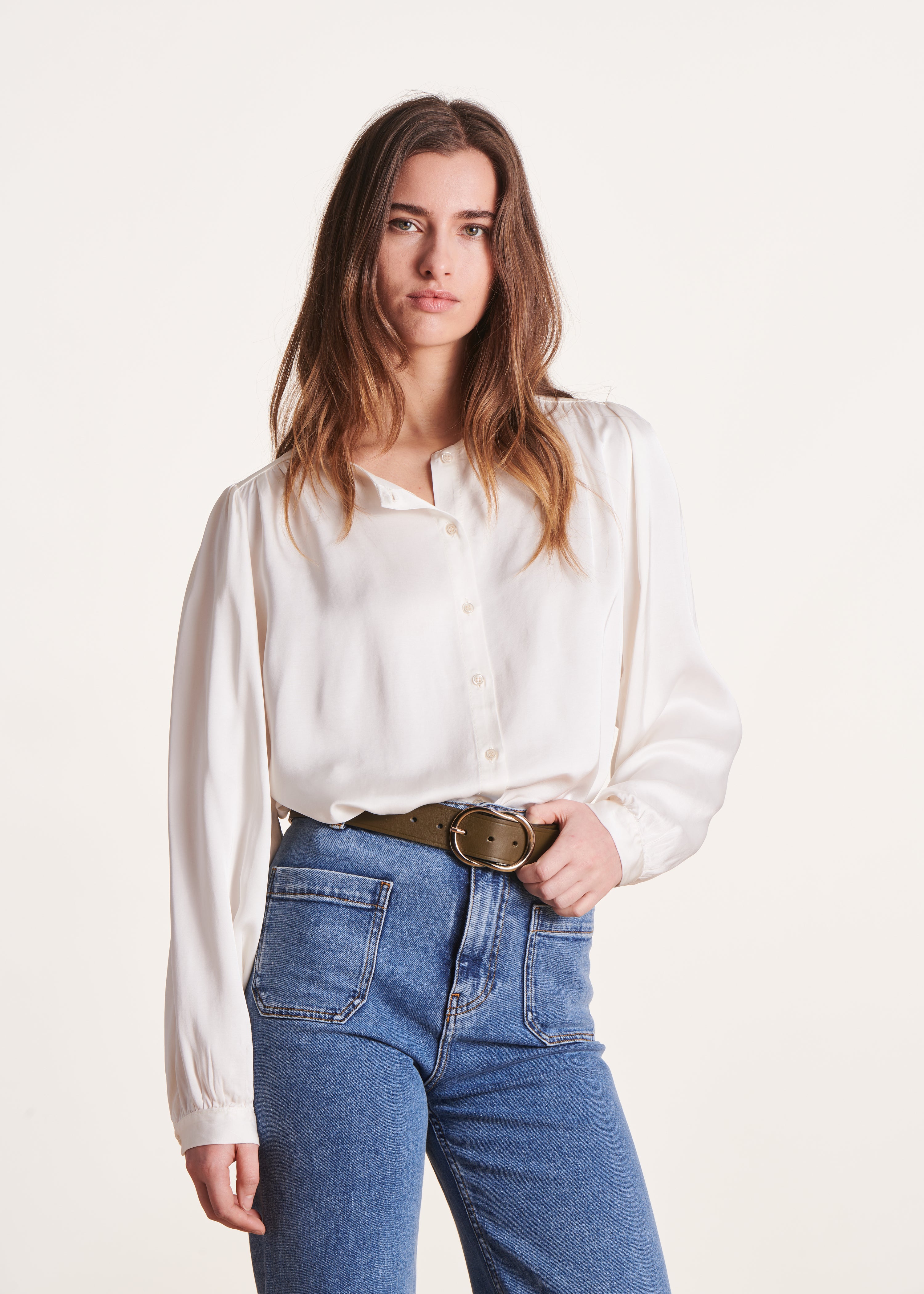 Chemisier blanc ample en satin La Fée Maraboutée1