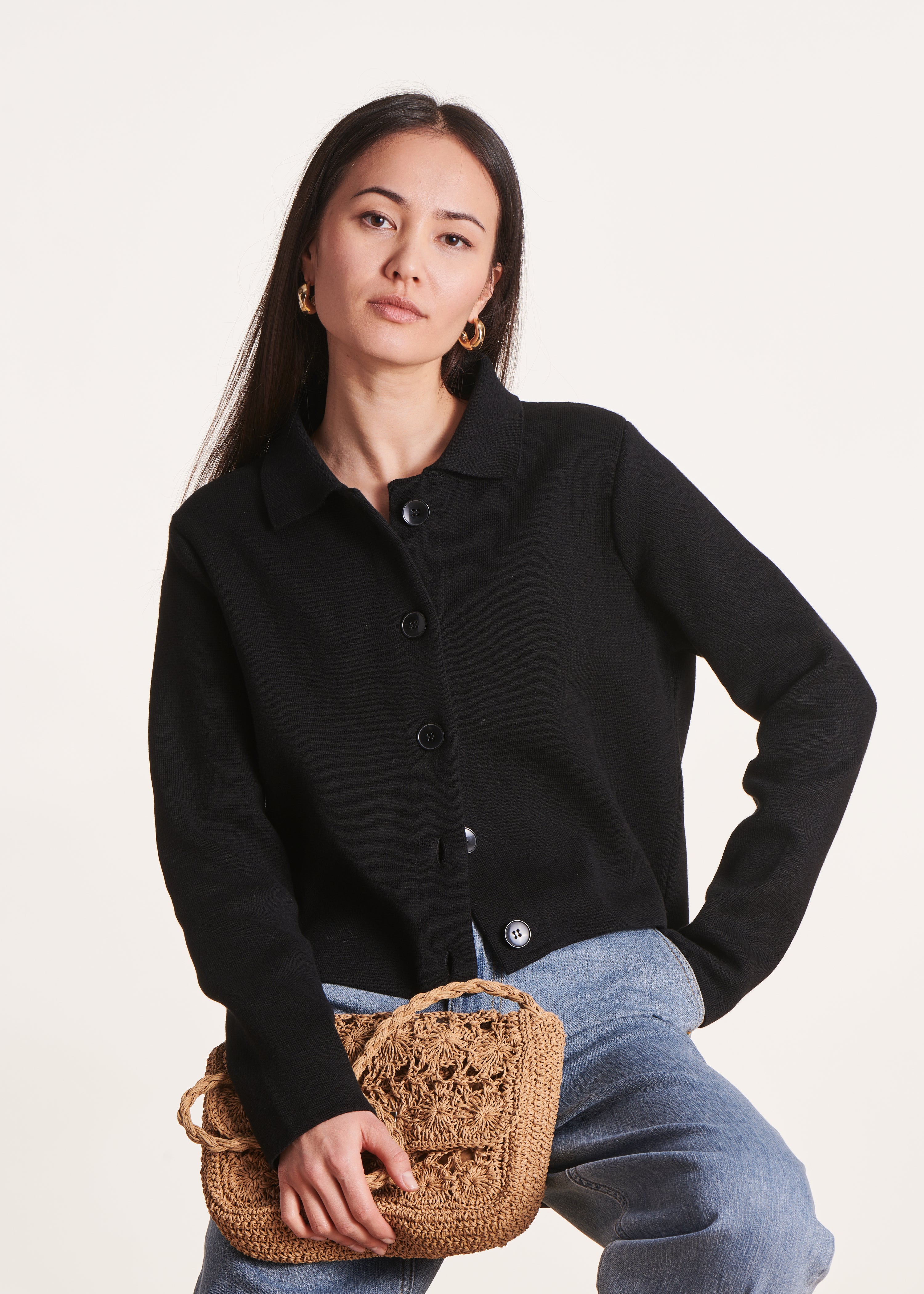 Short black vest with collar