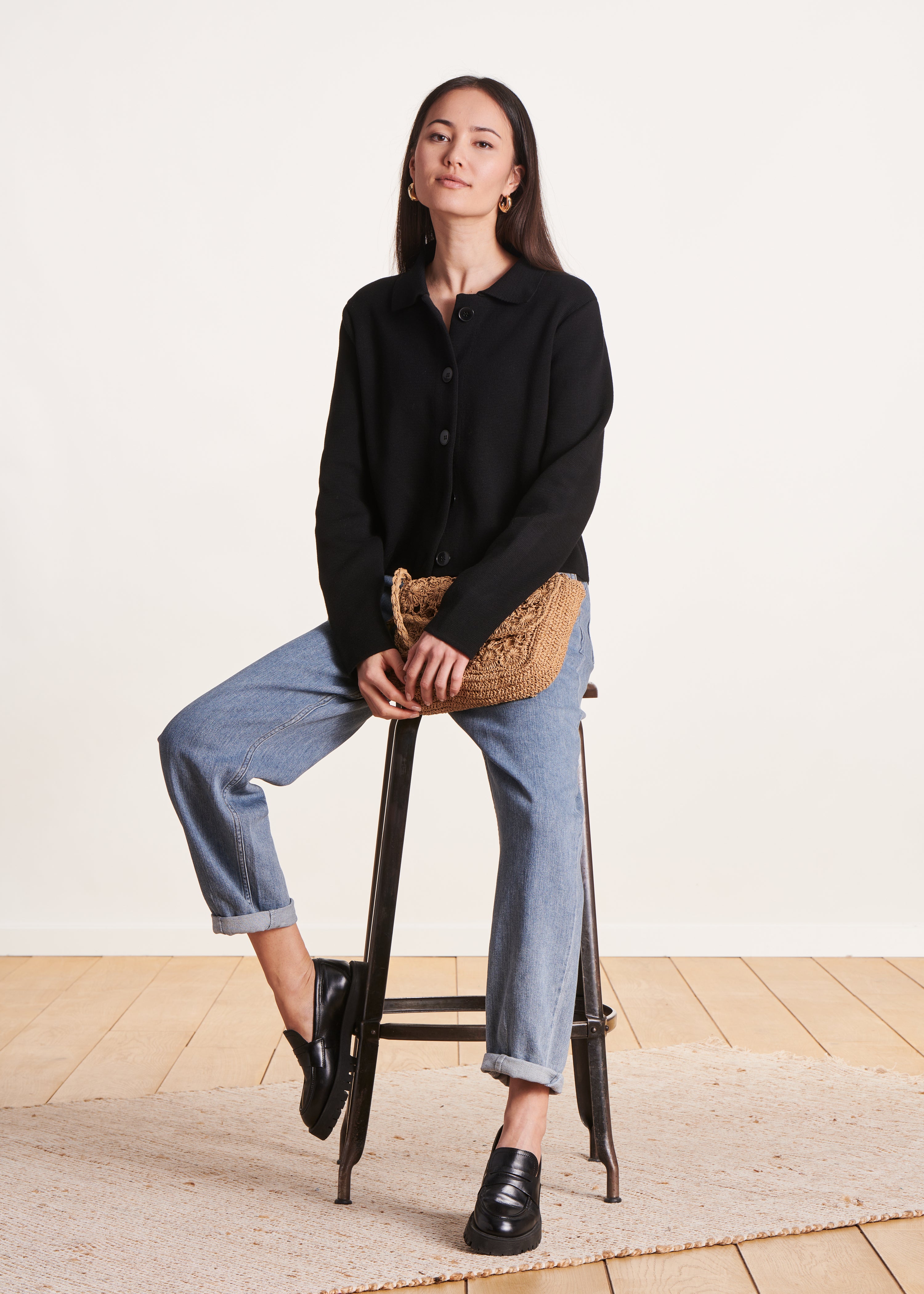 Short black vest with collar