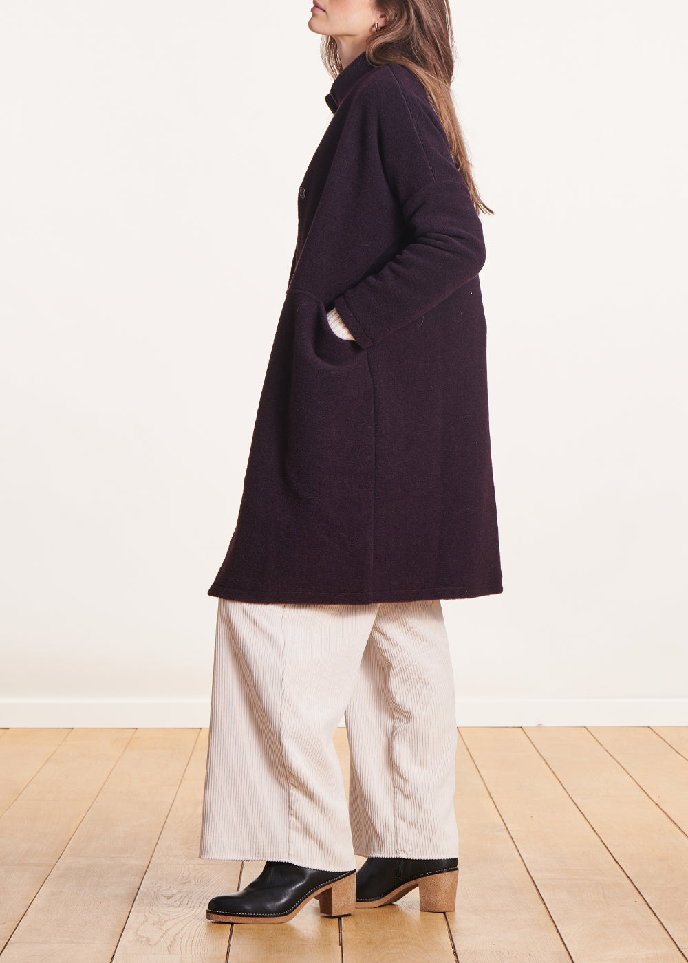 Cappotto prugna in lana mista con piccolo colletto