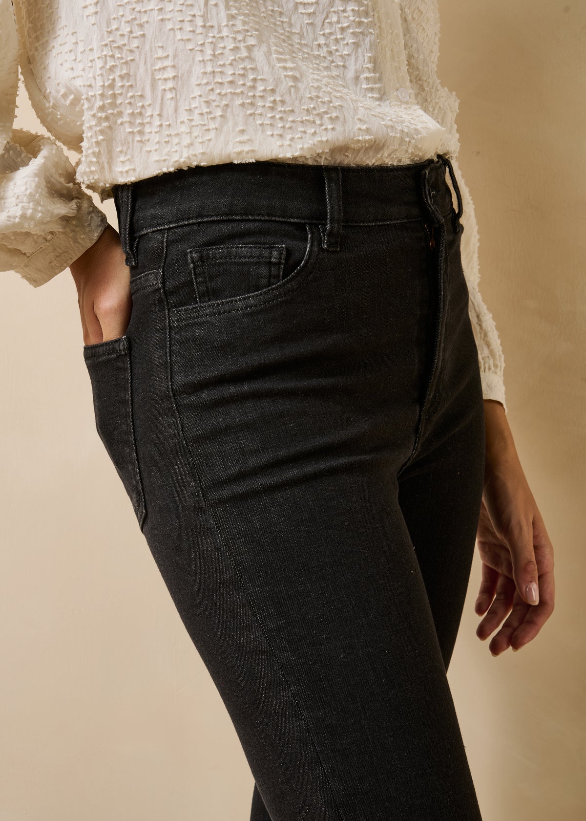 schwarz Cropped-Jeans aus Bio-Baumwolle