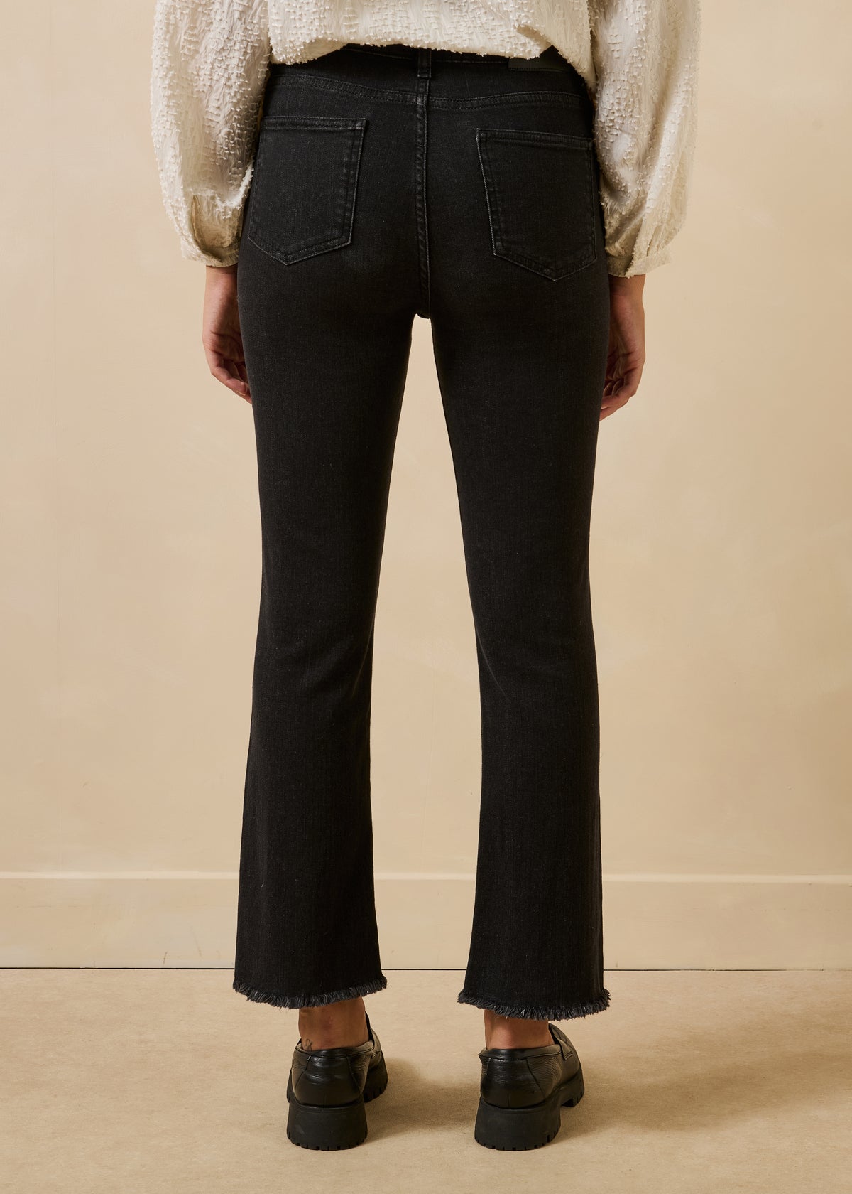 schwarz Cropped-Jeans aus Bio-Baumwolle