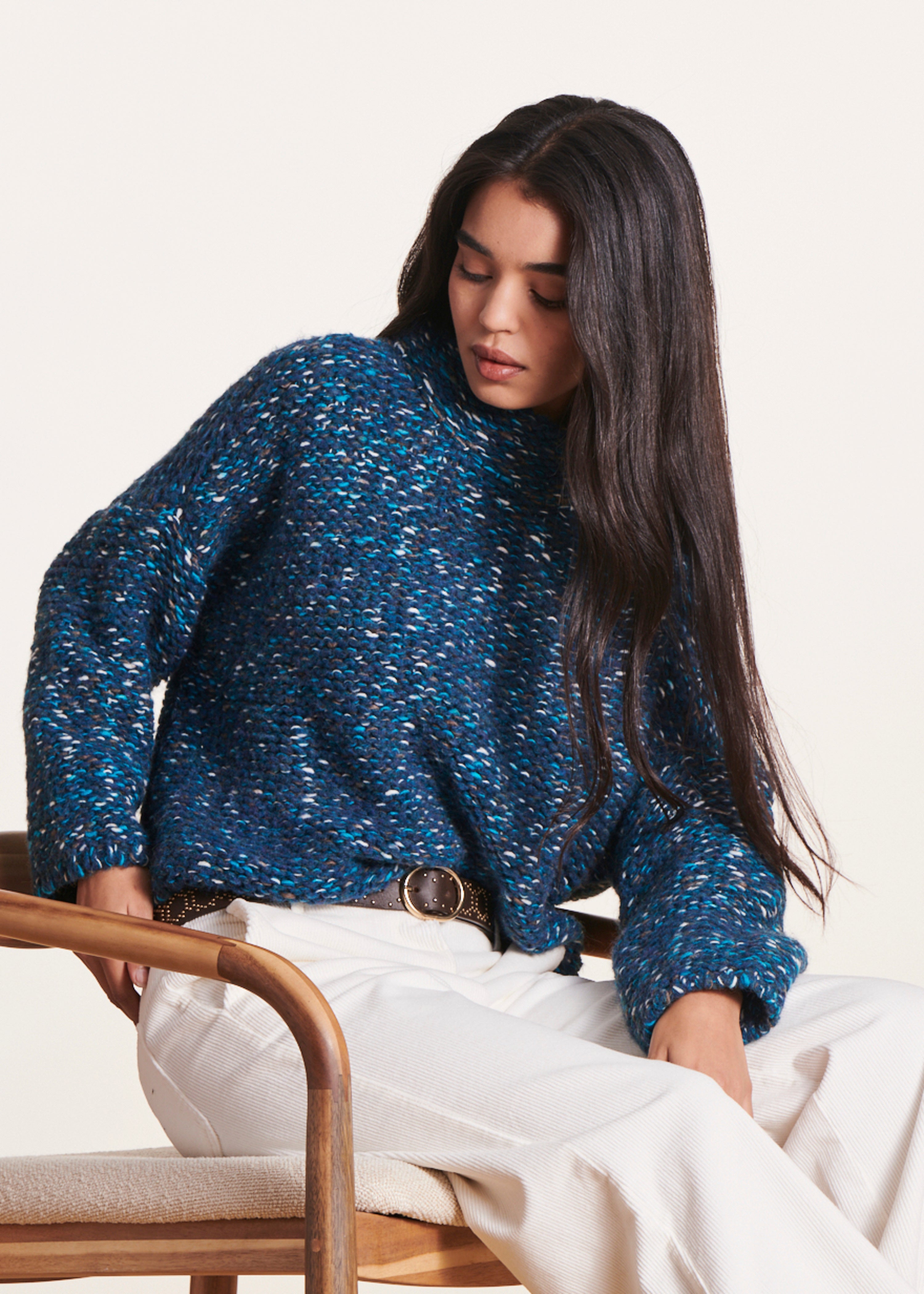 Oversized long-sleeved knitted jumper in petrol blue La Fée