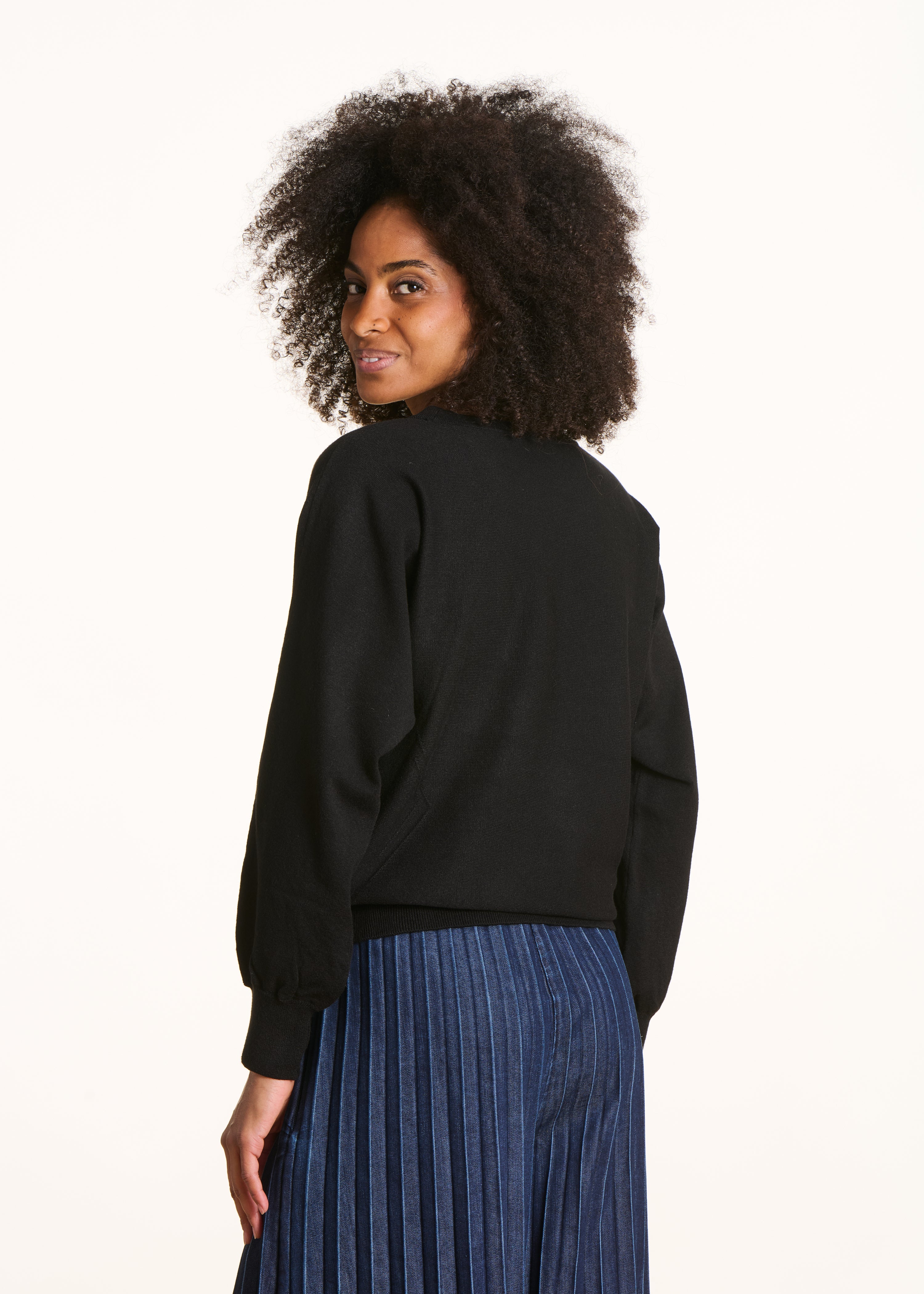 Pull noir maille fine